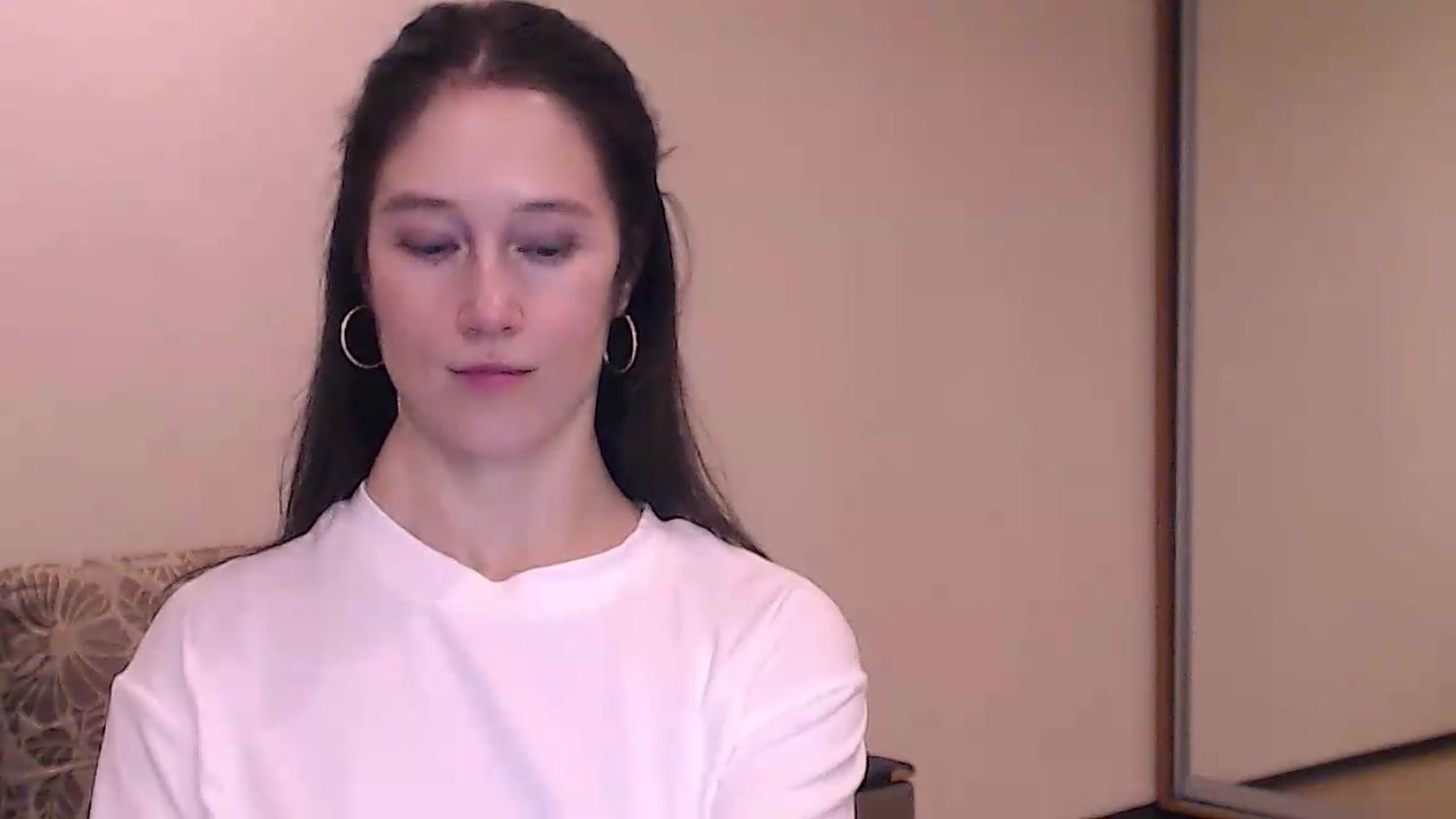 Gallery image thumbnail from ALYONKA__'s myfreecams stream on, 08/20/2026, 19:34 image 10 of 20