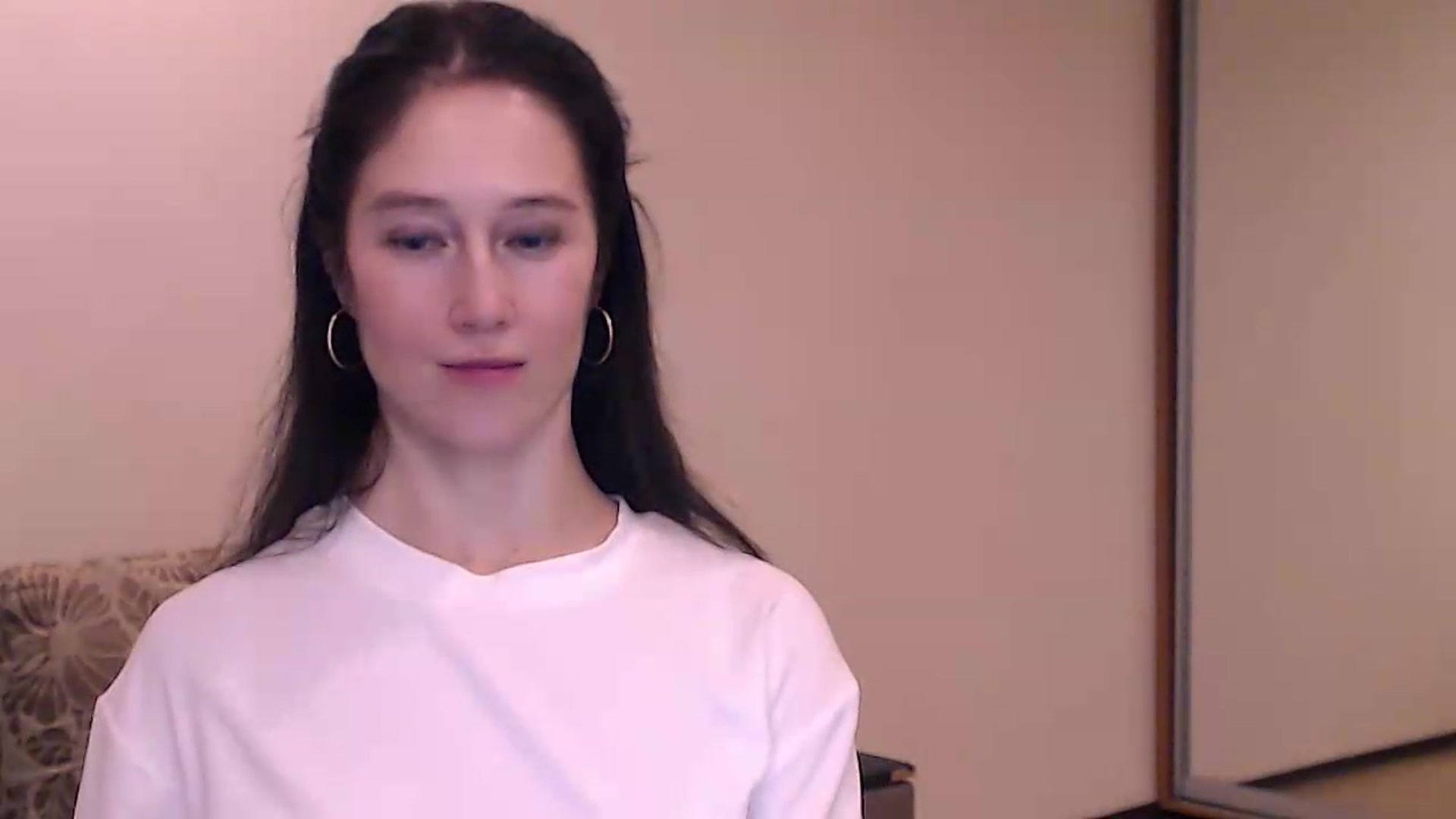 Gallery image thumbnail from ALYONKA__'s myfreecams stream on, 08/20/2026, 20:10 image 13 of 20
