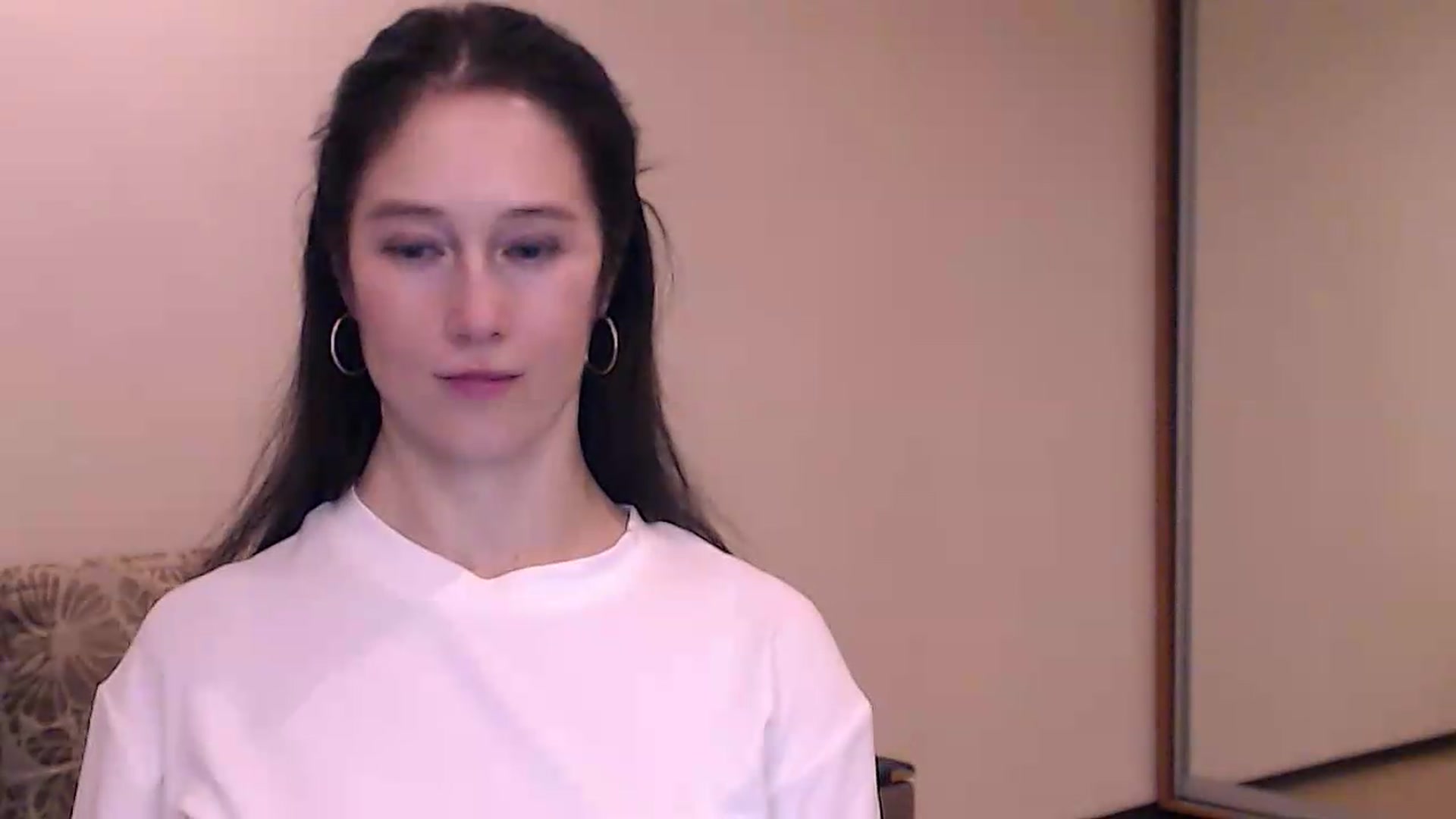 Gallery image thumbnail from ALYONKA__'s myfreecams stream on, 08/20/2026, 20:10 image 6 of 20
