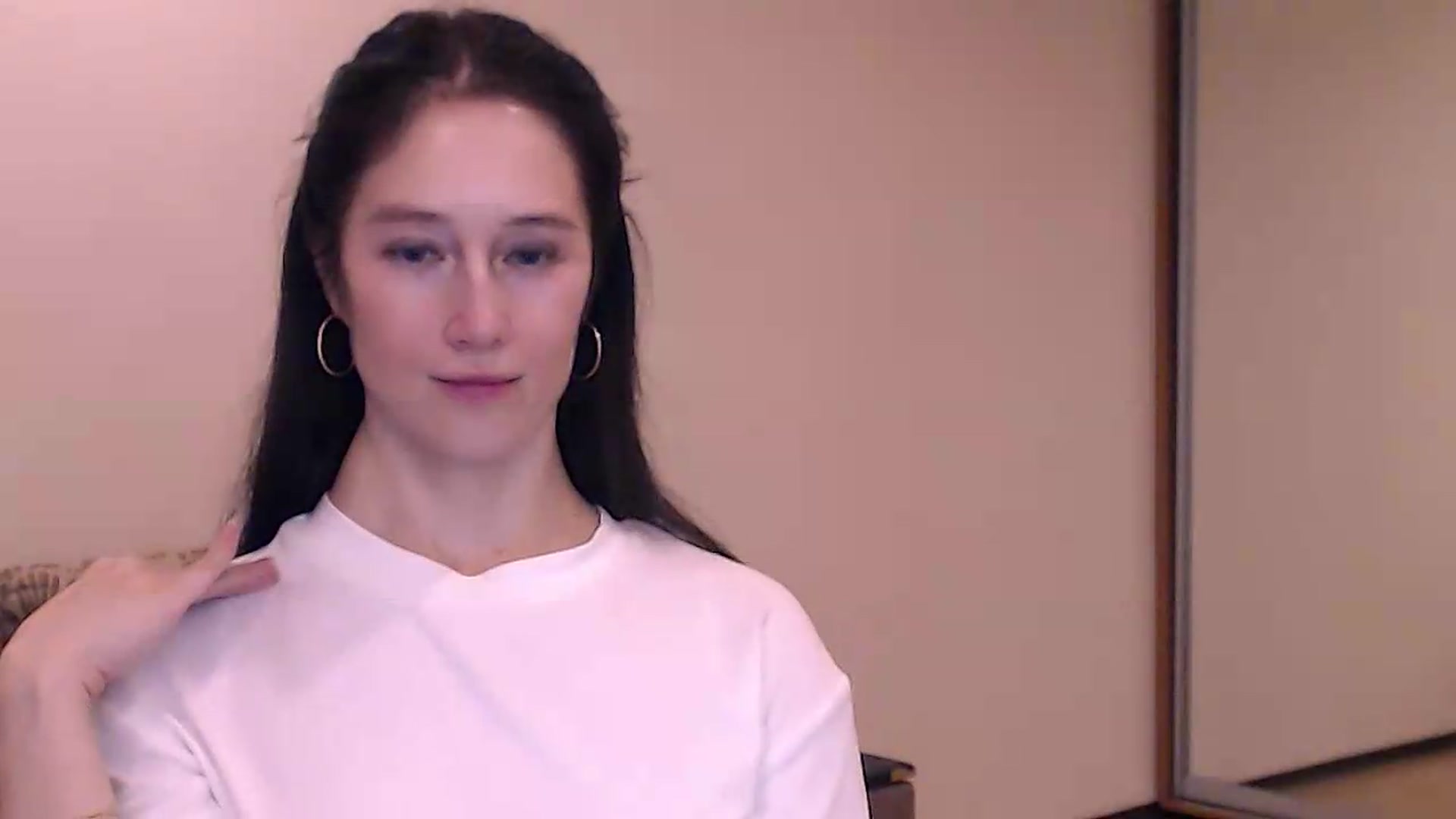 Gallery image thumbnail from ALYONKA__'s myfreecams stream on, 08/20/2026, 20:10 image 14 of 20