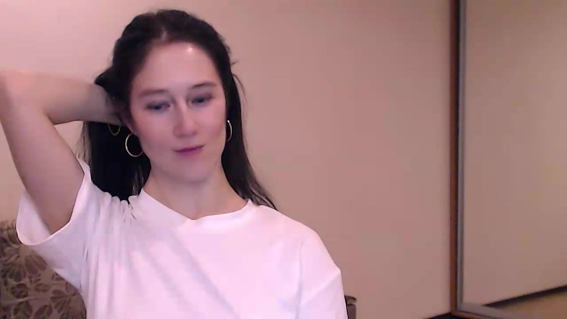 Gallery image thumbnail from ALYONKA__'s myfreecams stream on, 08/20/2026, 20:10 image 7 of 20