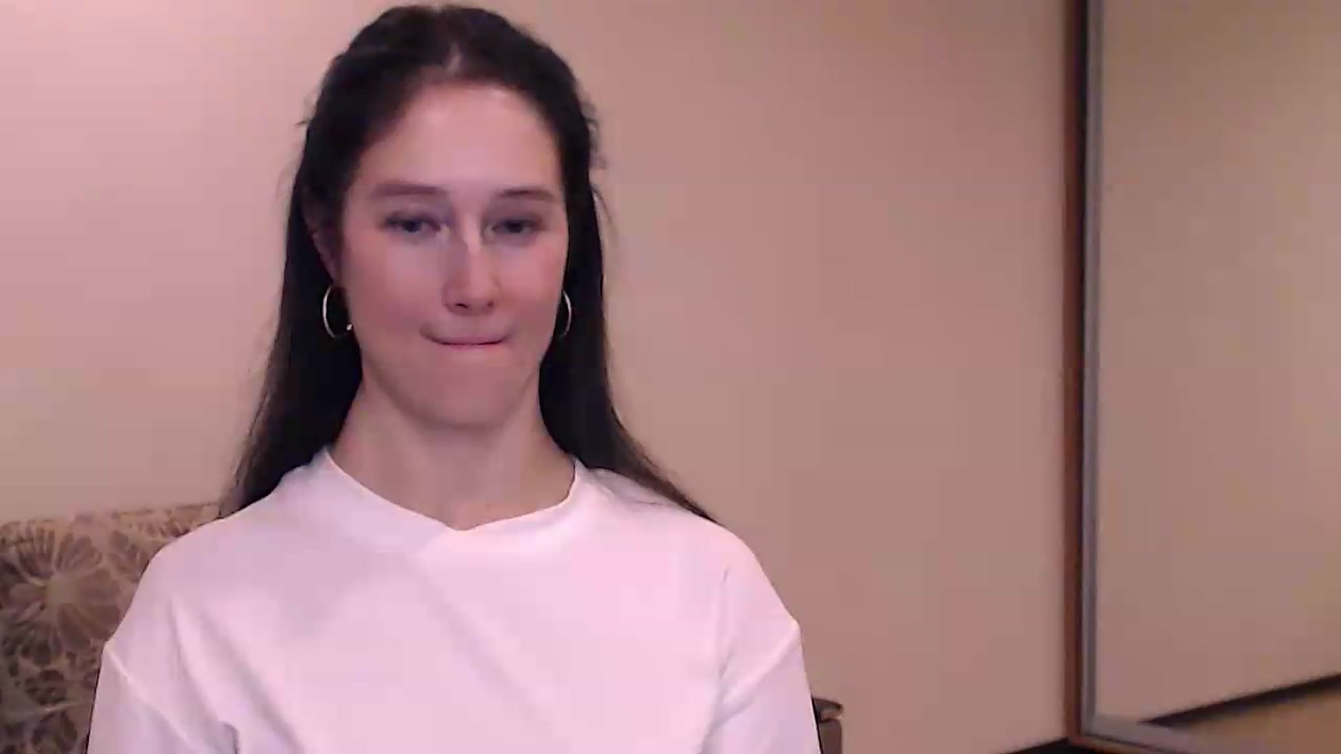 Gallery image thumbnail from ALYONKA__'s myfreecams stream on, 08/20/2026, 20:10 image 17 of 20