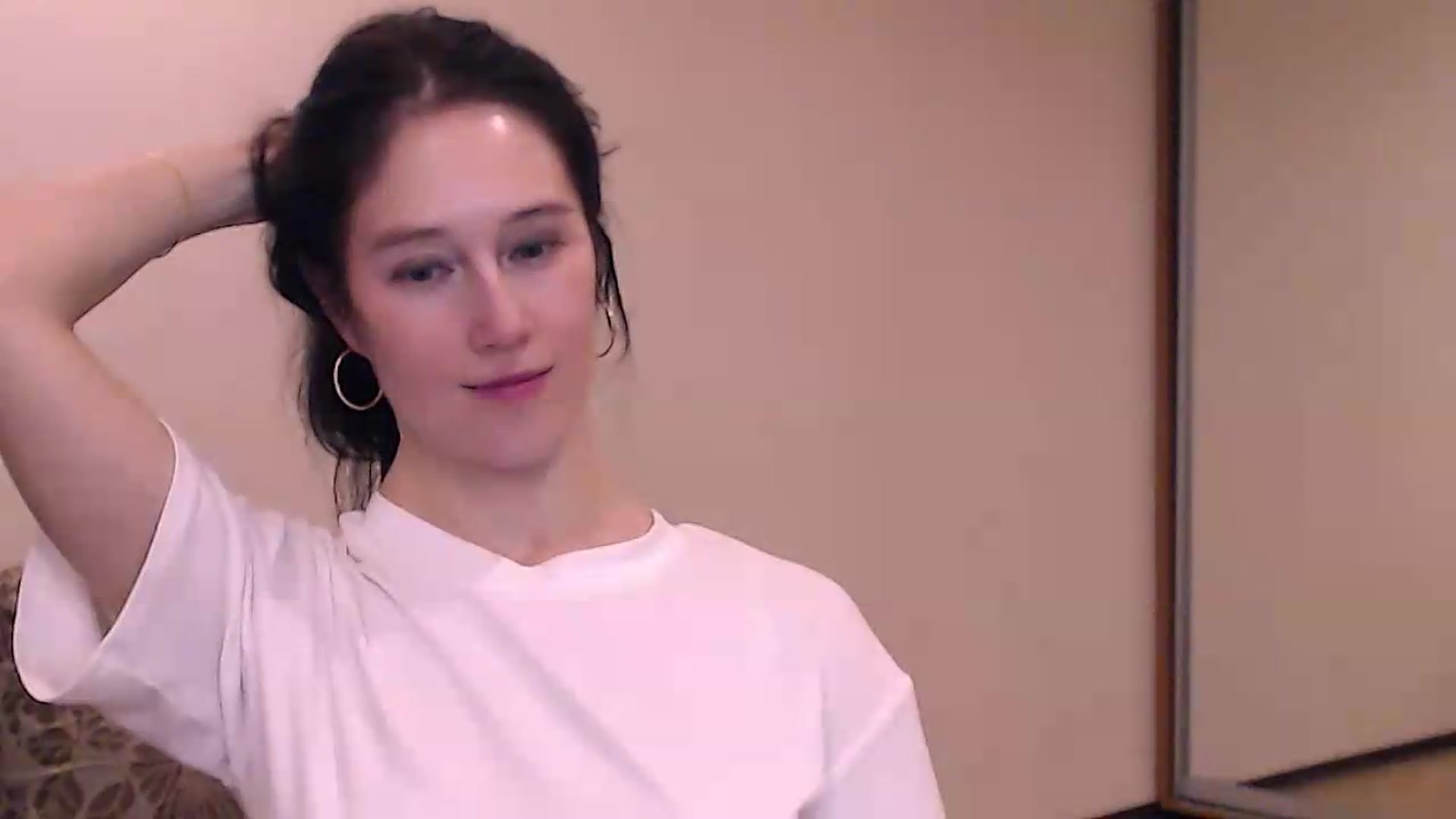 Gallery image thumbnail from ALYONKA__'s myfreecams stream on, 08/20/2026, 20:10 image 3 of 20