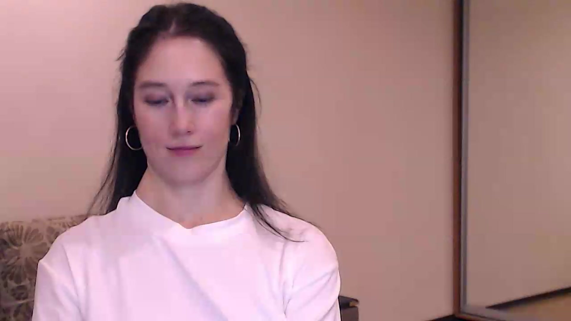 Gallery image thumbnail from ALYONKA__'s myfreecams stream on, 08/20/2026, 20:10 image 20 of 20