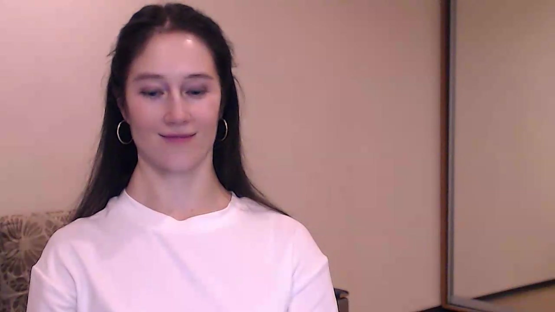 Gallery image thumbnail from ALYONKA__'s myfreecams stream on, 08/20/2026, 20:10 image 18 of 20
