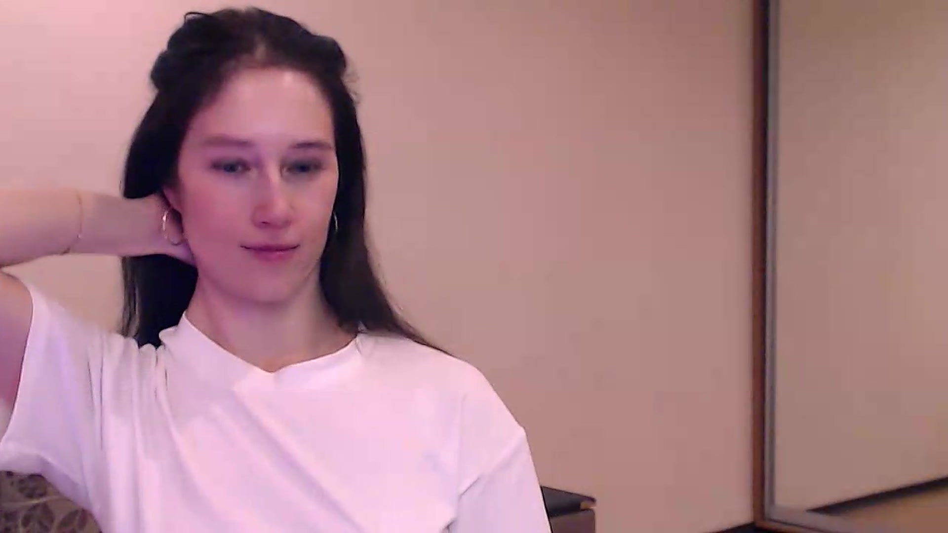 Gallery image thumbnail from ALYONKA__'s myfreecams stream on, 08/20/2026, 21:16 image 8 of 20