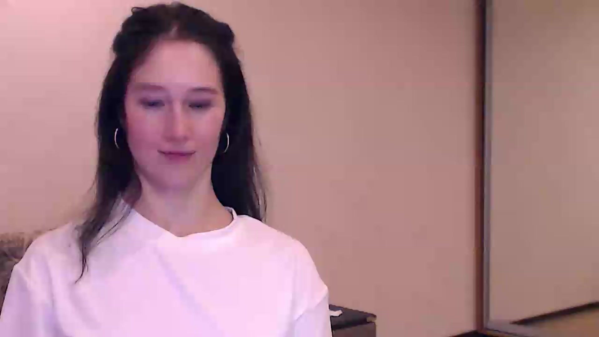 Gallery image thumbnail from ALYONKA__'s myfreecams stream on, 08/20/2026, 21:16 image 15 of 20