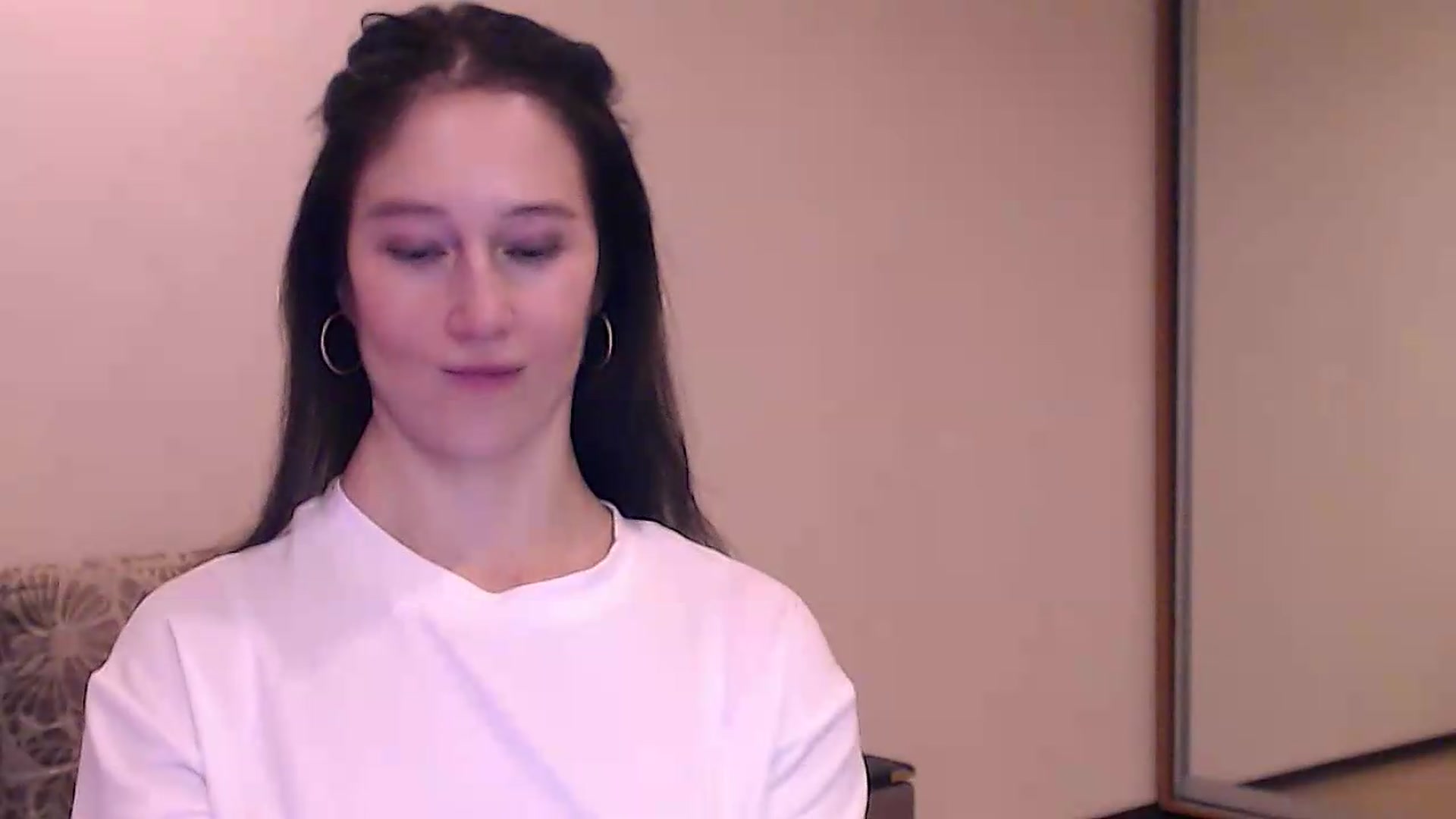 Gallery image thumbnail from ALYONKA__'s myfreecams stream on, 08/20/2026, 21:16 image 2 of 20