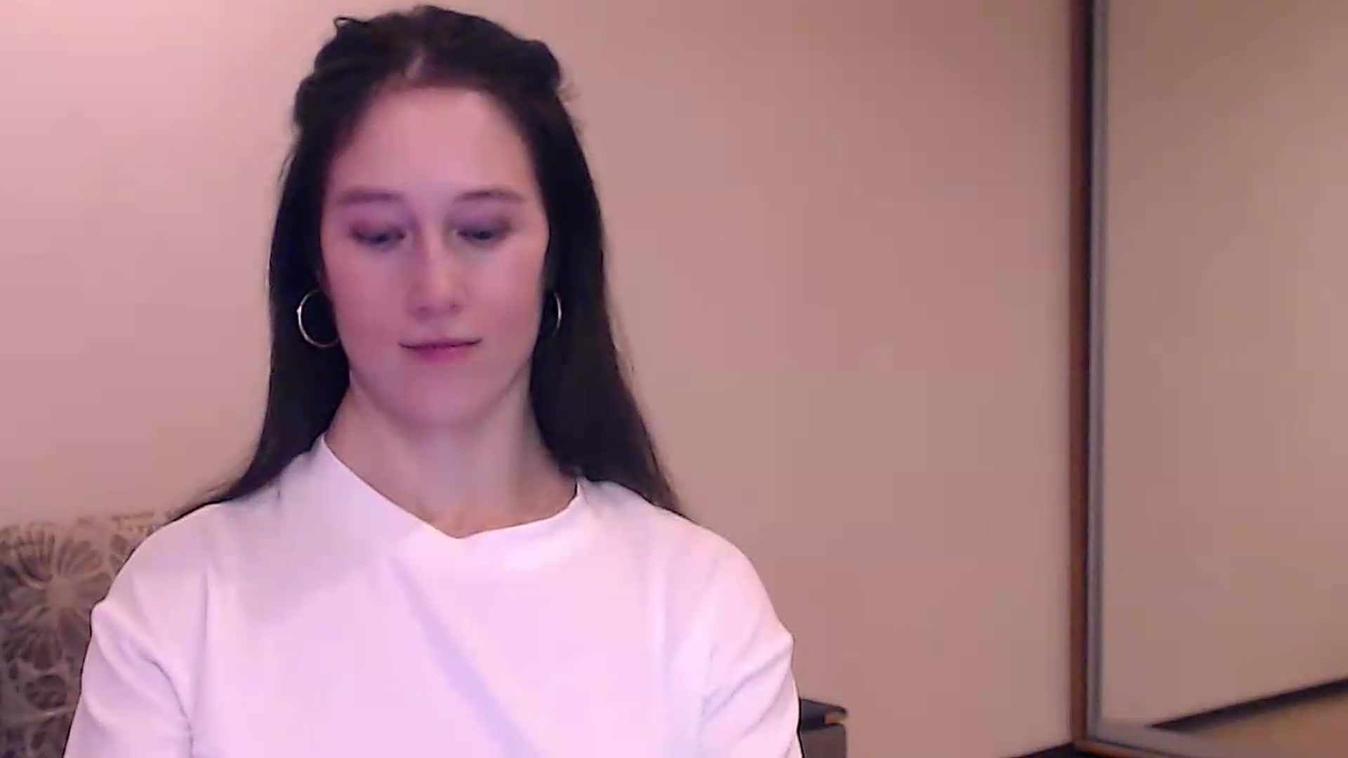 Gallery image thumbnail from ALYONKA__'s myfreecams stream on, 08/20/2026, 21:16 image 7 of 20