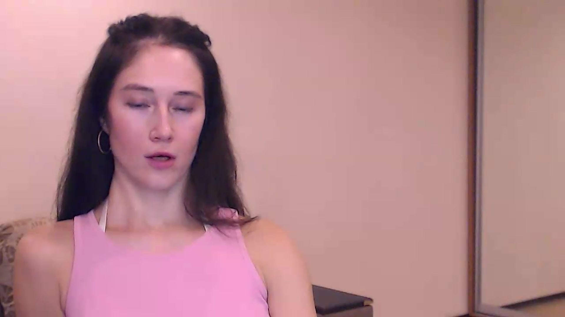 Gallery image thumbnail from ALYONKA__'s myfreecams stream on, 08/29/2026, 18:39 image 17 of 20