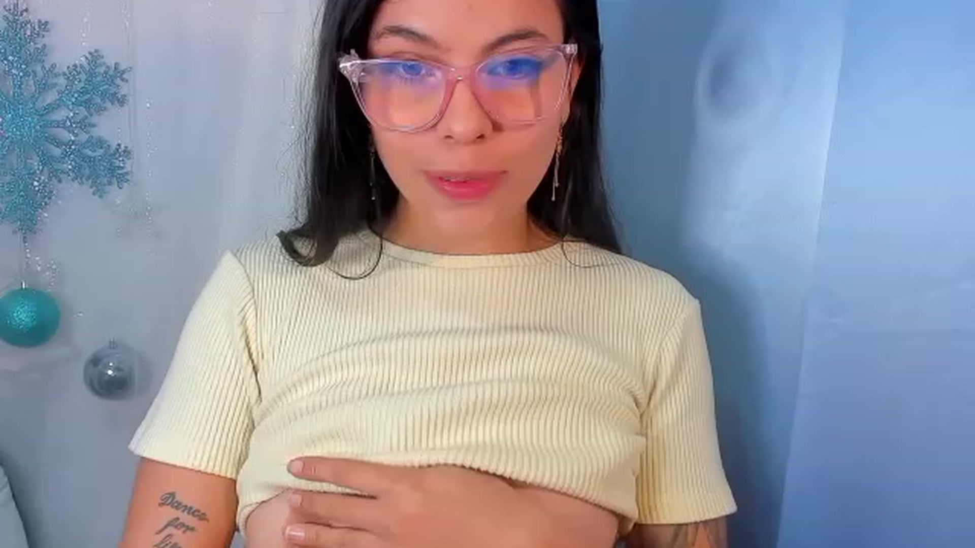 Gallery image thumbnail from AMBERTAYLOR_'s myfreecams stream on, 11/17/2022, 16:35 image 4 of 20
