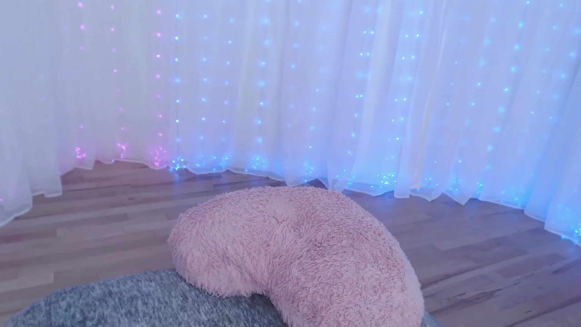 Gallery image thumbnail from ANGELinHEAT's myfreecams stream on, 10/13/2023, 02:52 image 11 of 20
