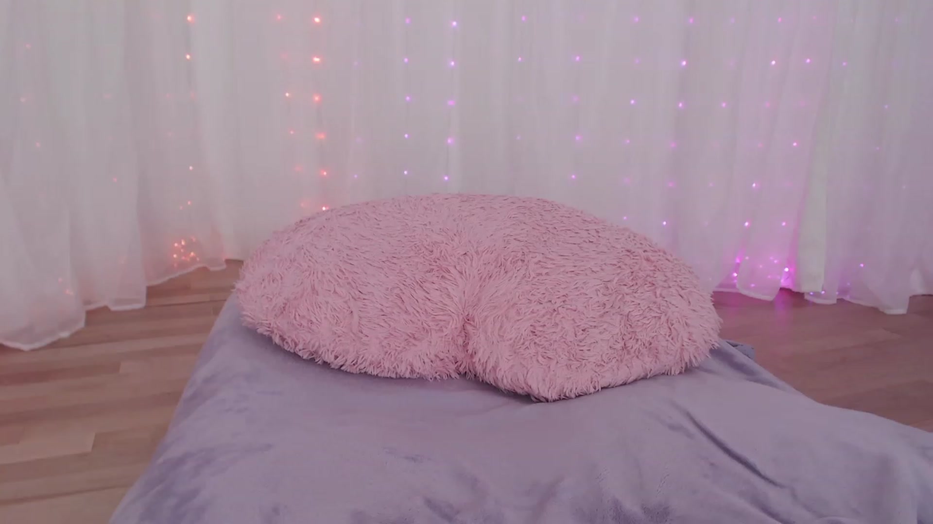 Gallery image thumbnail from ANGELinHEAT's myfreecams stream on, 10/28/2023, 04:03 image 13 of 20