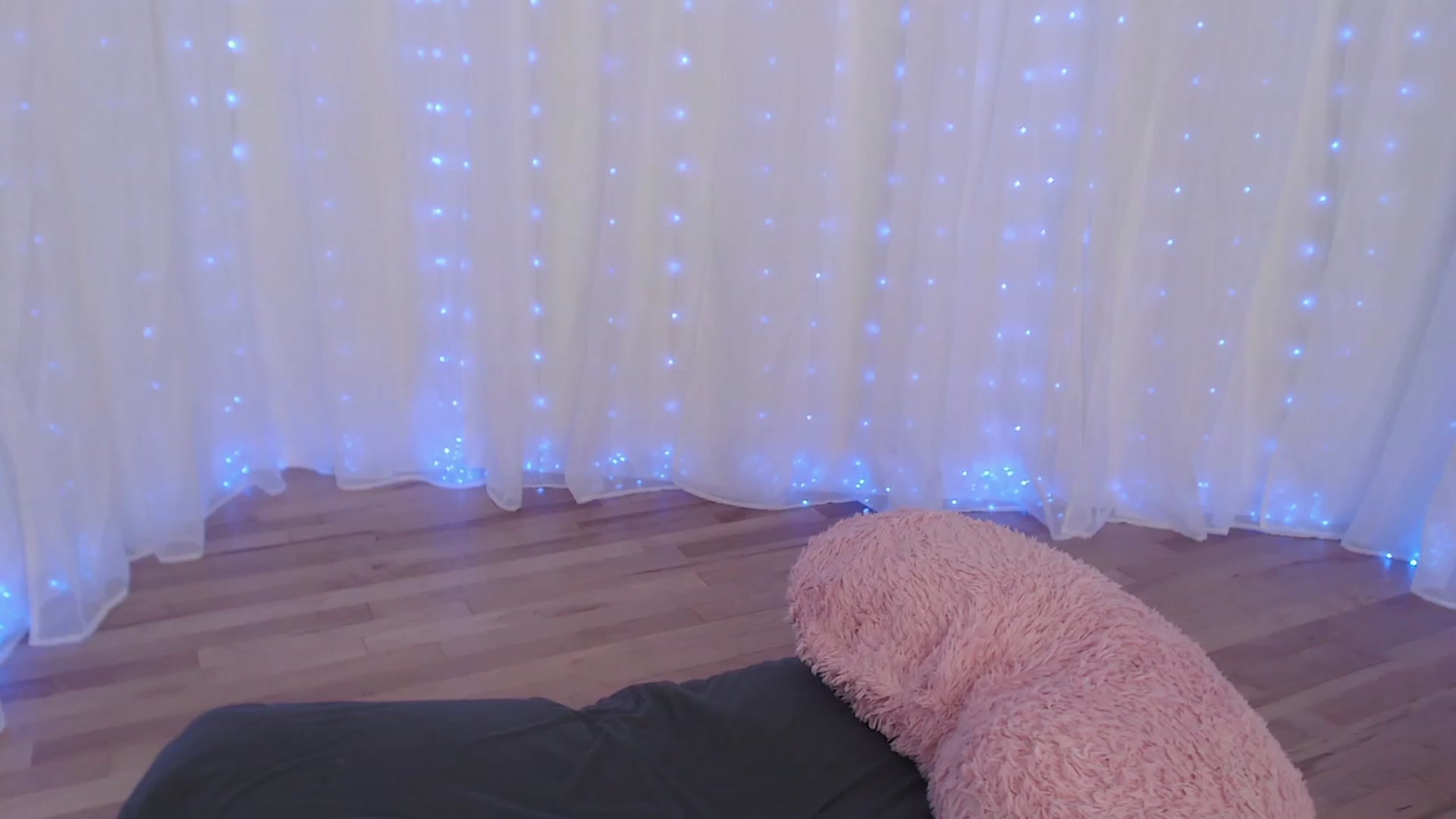 Gallery image thumbnail from ANGELinHEAT's myfreecams stream on, 11/21/2023, 05:05 image 14 of 20