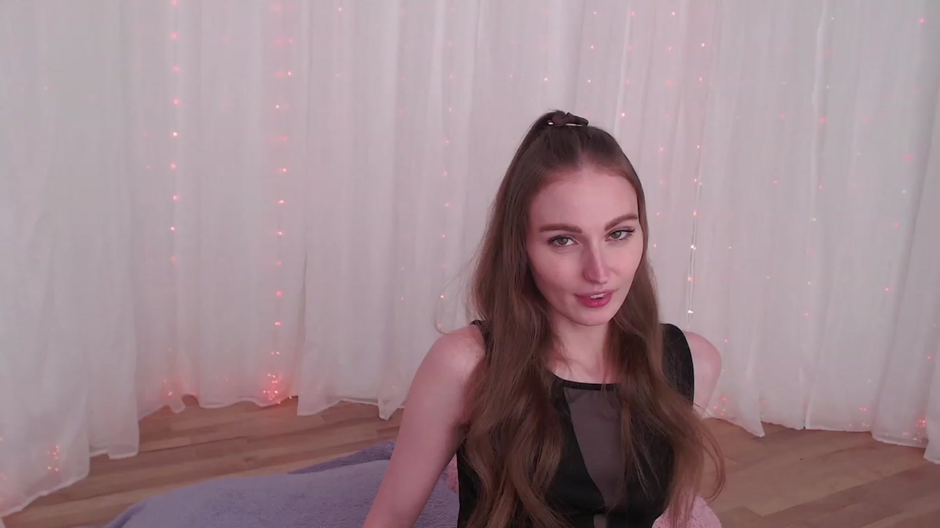 Gallery image thumbnail from ANGELinHEAT's myfreecams stream on, 12/12/2023, 08:03 image 10 of 20