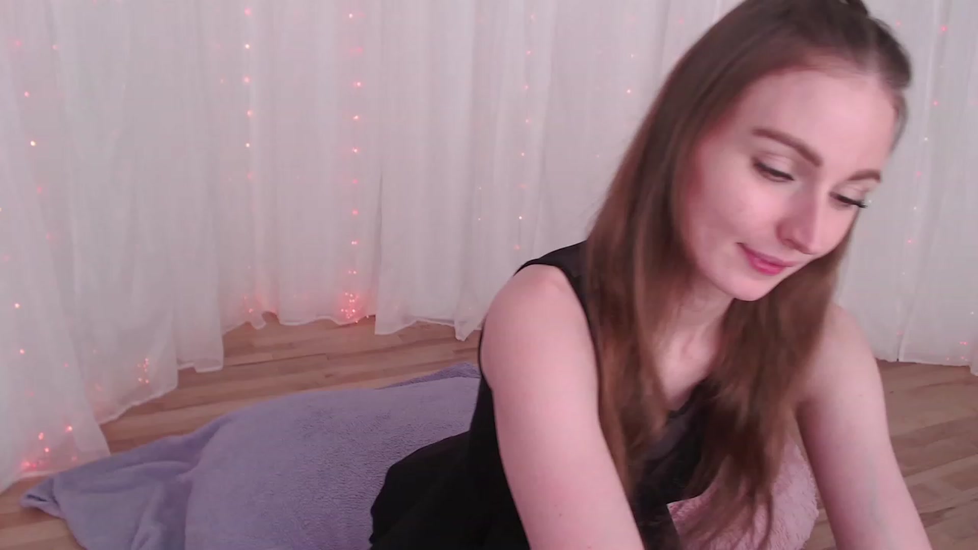 Gallery image thumbnail from ANGELinHEAT's myfreecams stream on, 12/12/2023, 08:03 image 14 of 20