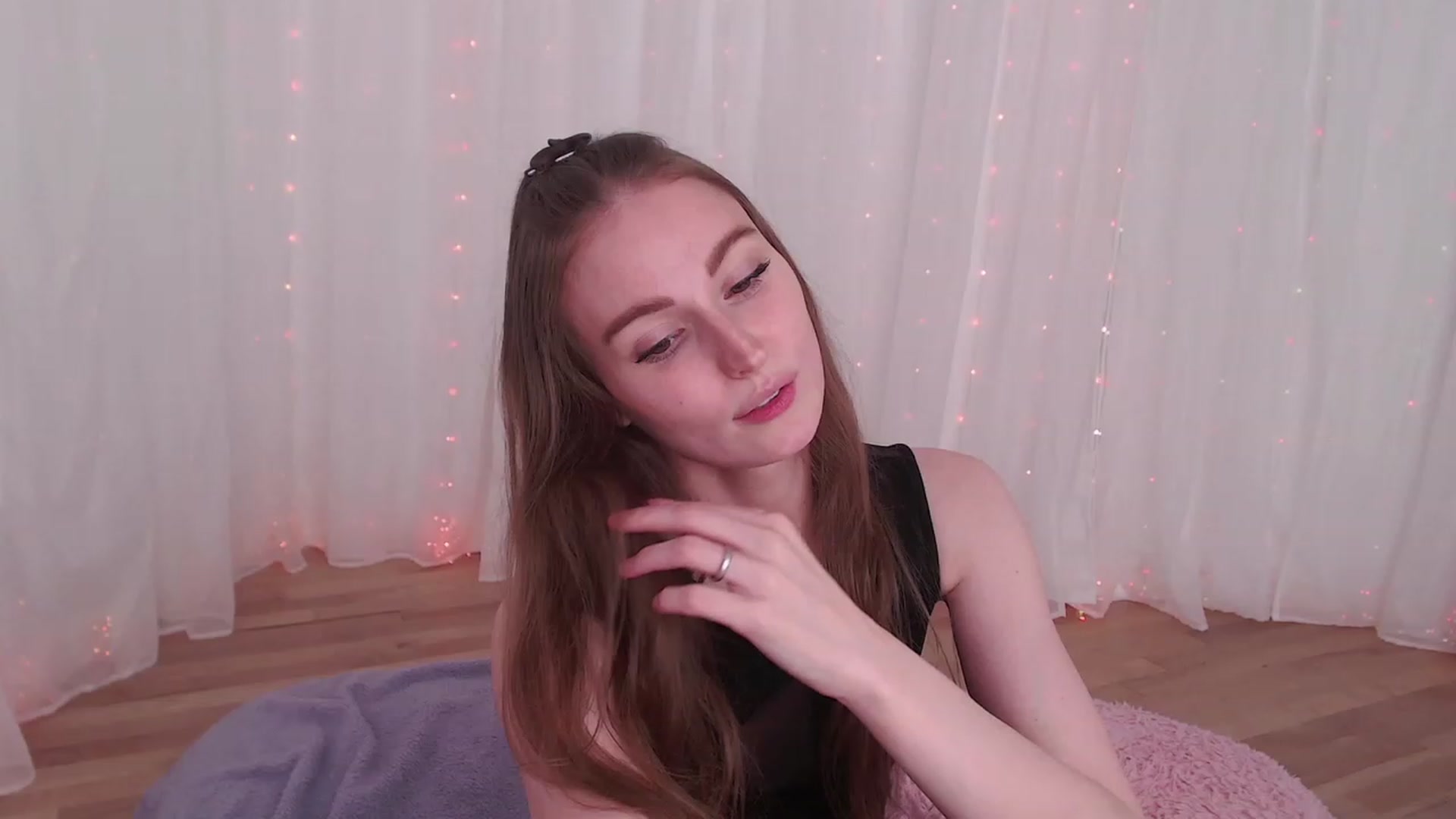 Gallery image thumbnail from ANGELinHEAT's myfreecams stream on, 12/12/2023, 09:52 image 14 of 20