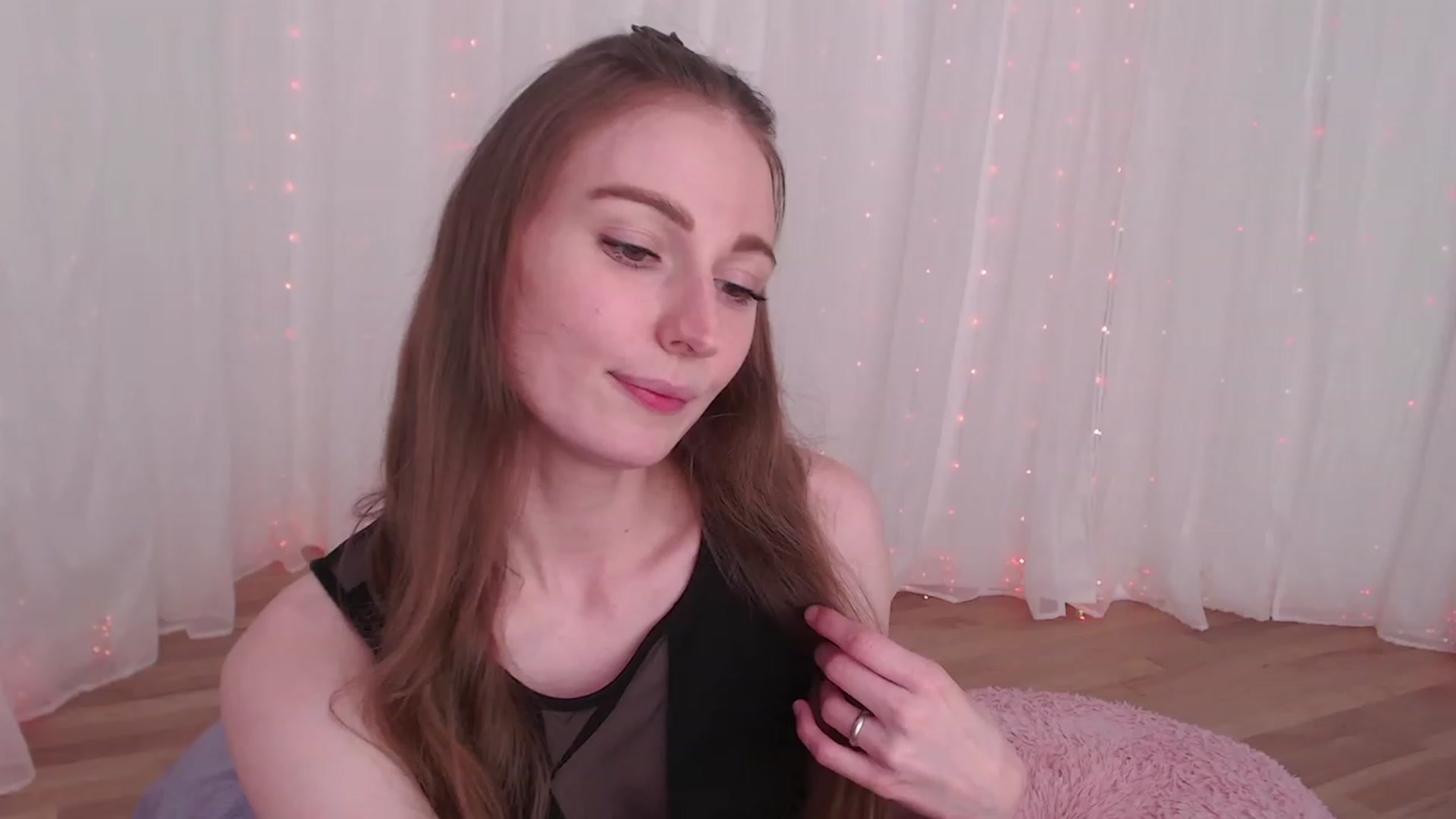 Gallery image thumbnail from ANGELinHEAT's myfreecams stream on, 12/12/2023, 09:52 image 13 of 20