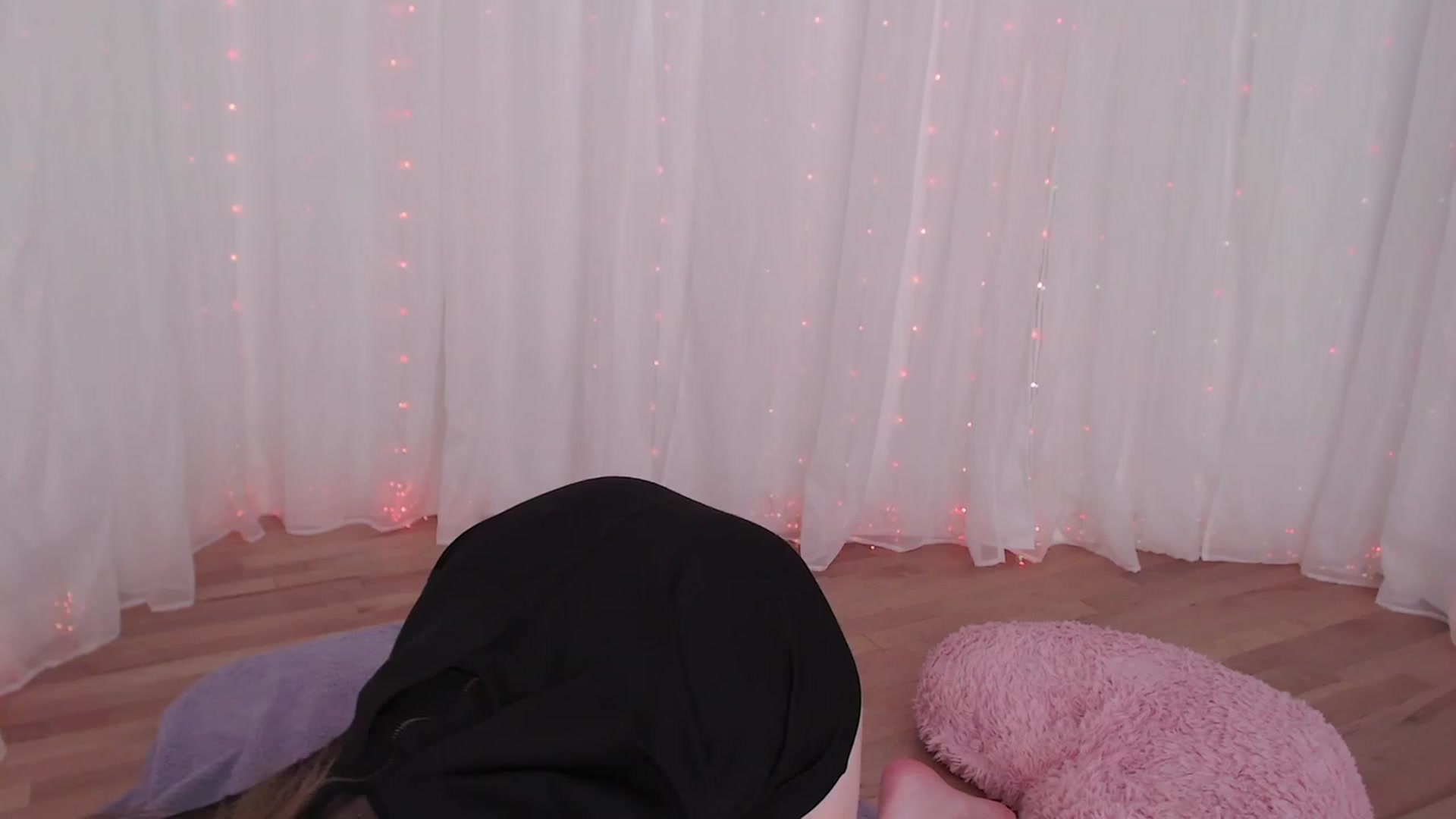 Gallery image thumbnail from ANGELinHEAT's myfreecams stream on, 12/12/2023, 09:52 image 18 of 20