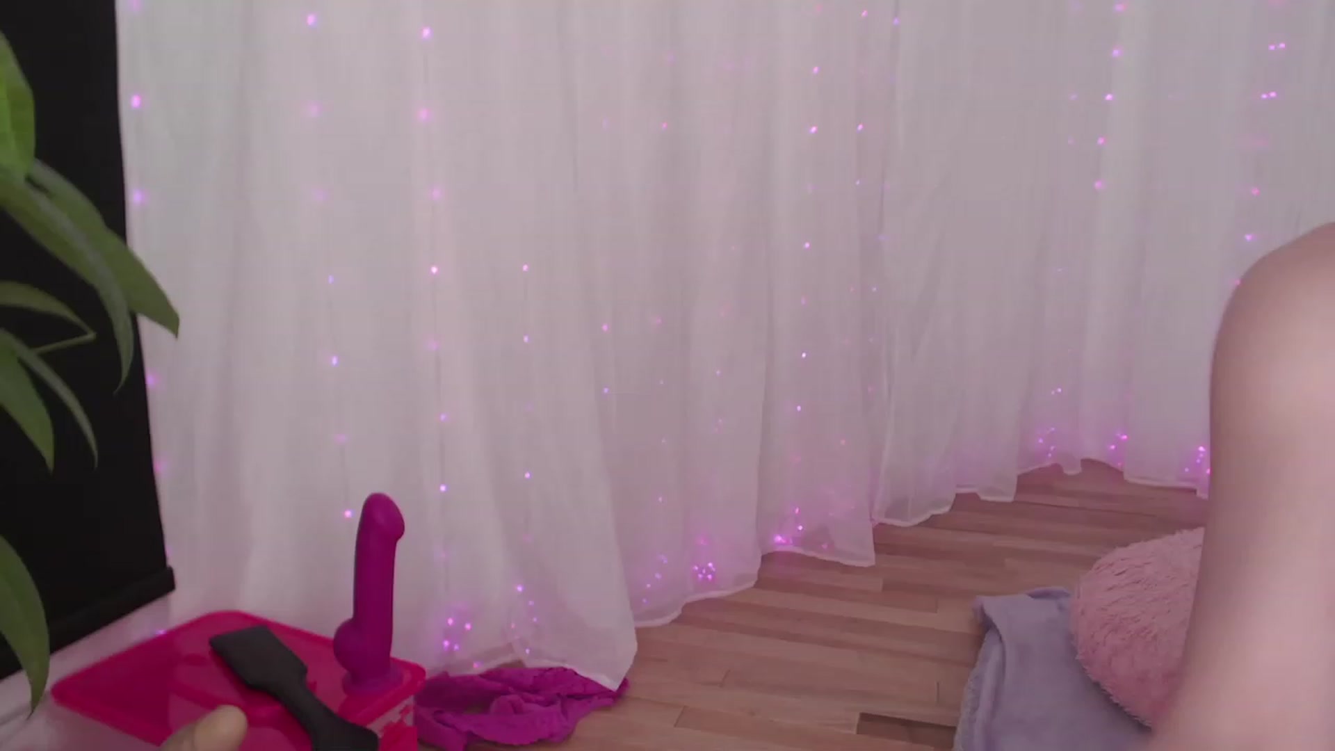 Gallery image thumbnail from ANGELinHEAT's myfreecams stream on, 01/16/2024, 07:37 image 10 of 20