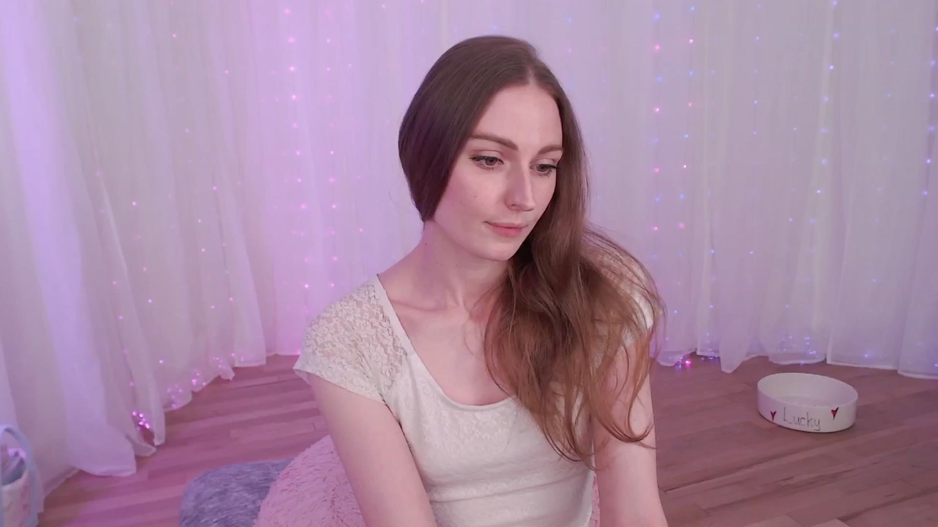 Gallery image thumbnail from ANGELinHEAT's myfreecams stream on, 04/14/2025, 02:52 image 6 of 20