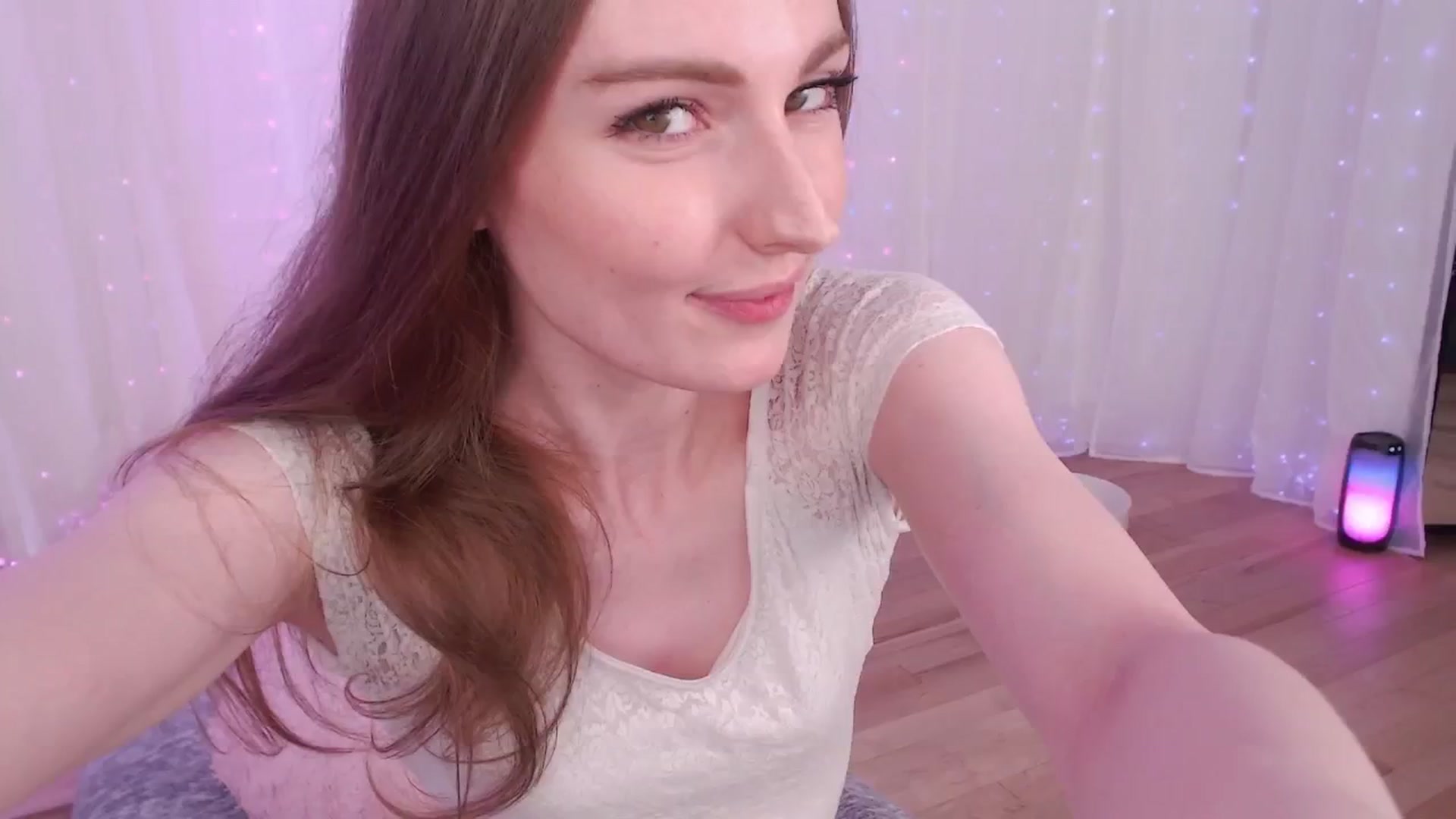 Gallery image thumbnail from ANGELinHEAT's myfreecams stream on, 04/14/2025, 02:52 image 9 of 20