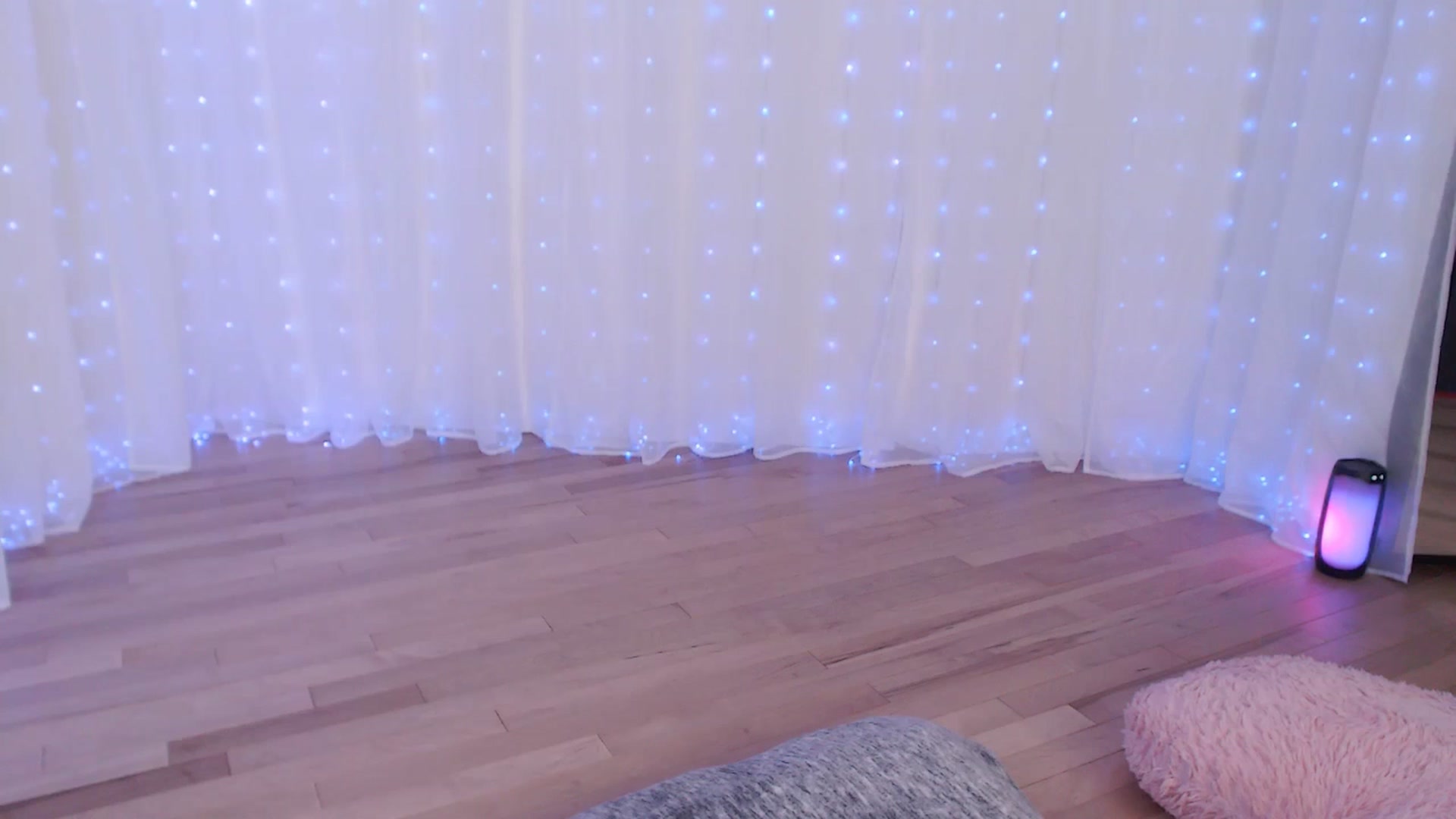Gallery image thumbnail from ANGELinHEAT's myfreecams stream on, 04/16/2025, 01:03 image 10 of 20