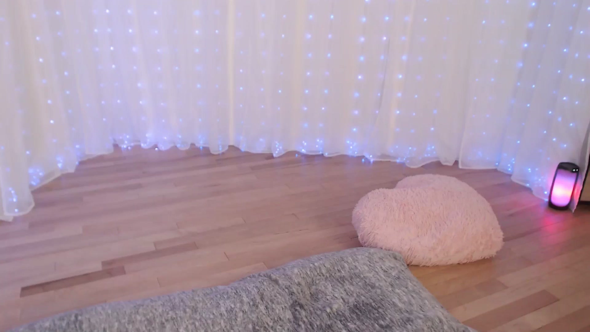 Gallery image thumbnail from ANGELinHEAT's myfreecams stream on, 04/16/2025, 03:56 image 8 of 20