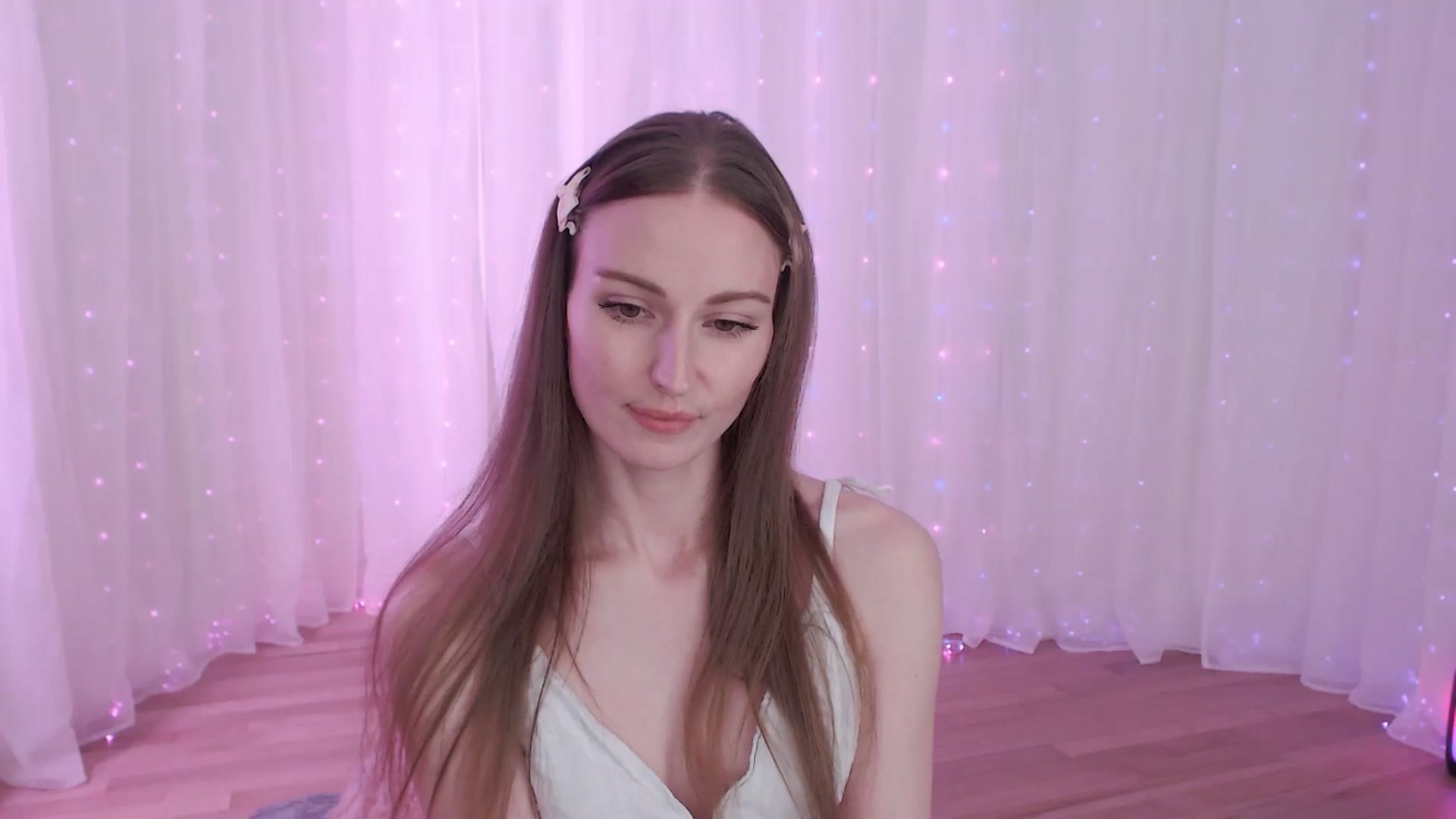 Gallery image thumbnail from ANGELinHEAT's myfreecams stream on, 05/04/2025, 05:53 image 2 of 20