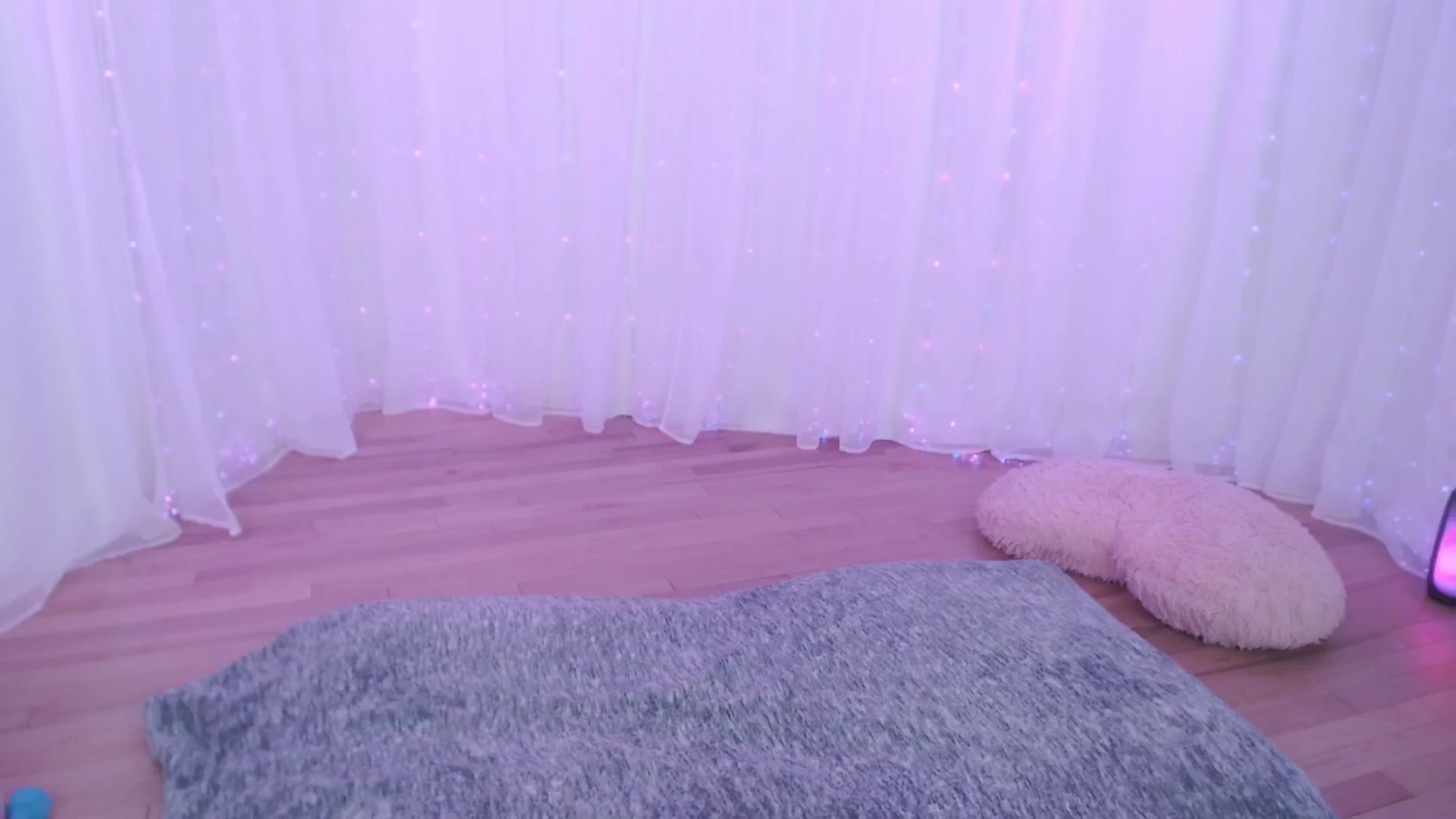 Gallery image thumbnail from ANGELinHEAT's myfreecams stream on, 04/09/2026, 06:00 image 18 of 20