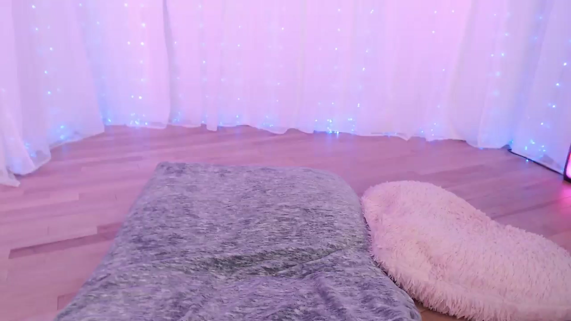 Gallery image thumbnail from ANGELinHEAT's myfreecams stream on, 06/16/2026, 06:44 image 1 of 20