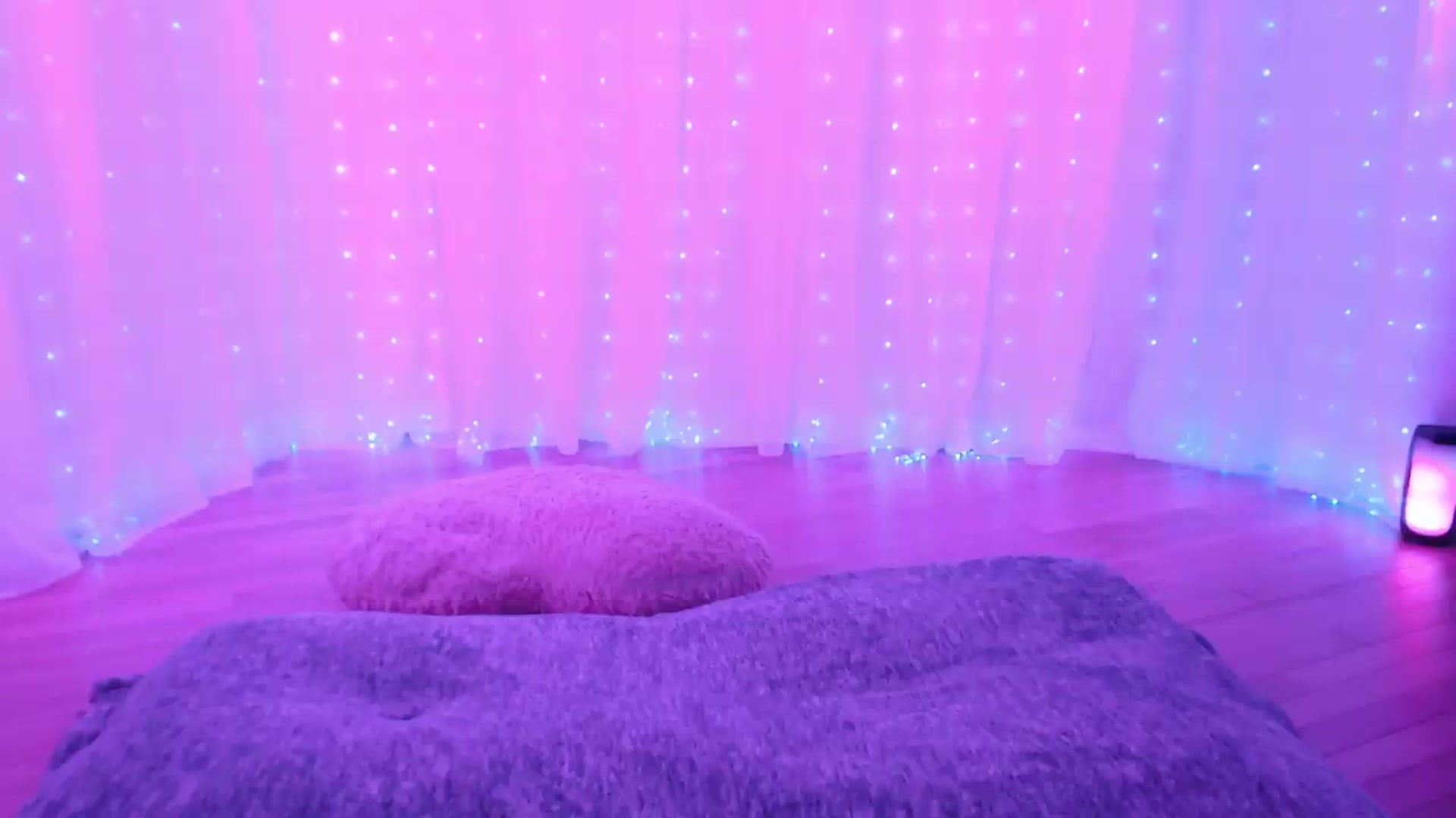 Gallery image thumbnail from ANGELinHEAT's myfreecams stream on, 07/30/2026, 08:29 image 1 of 20