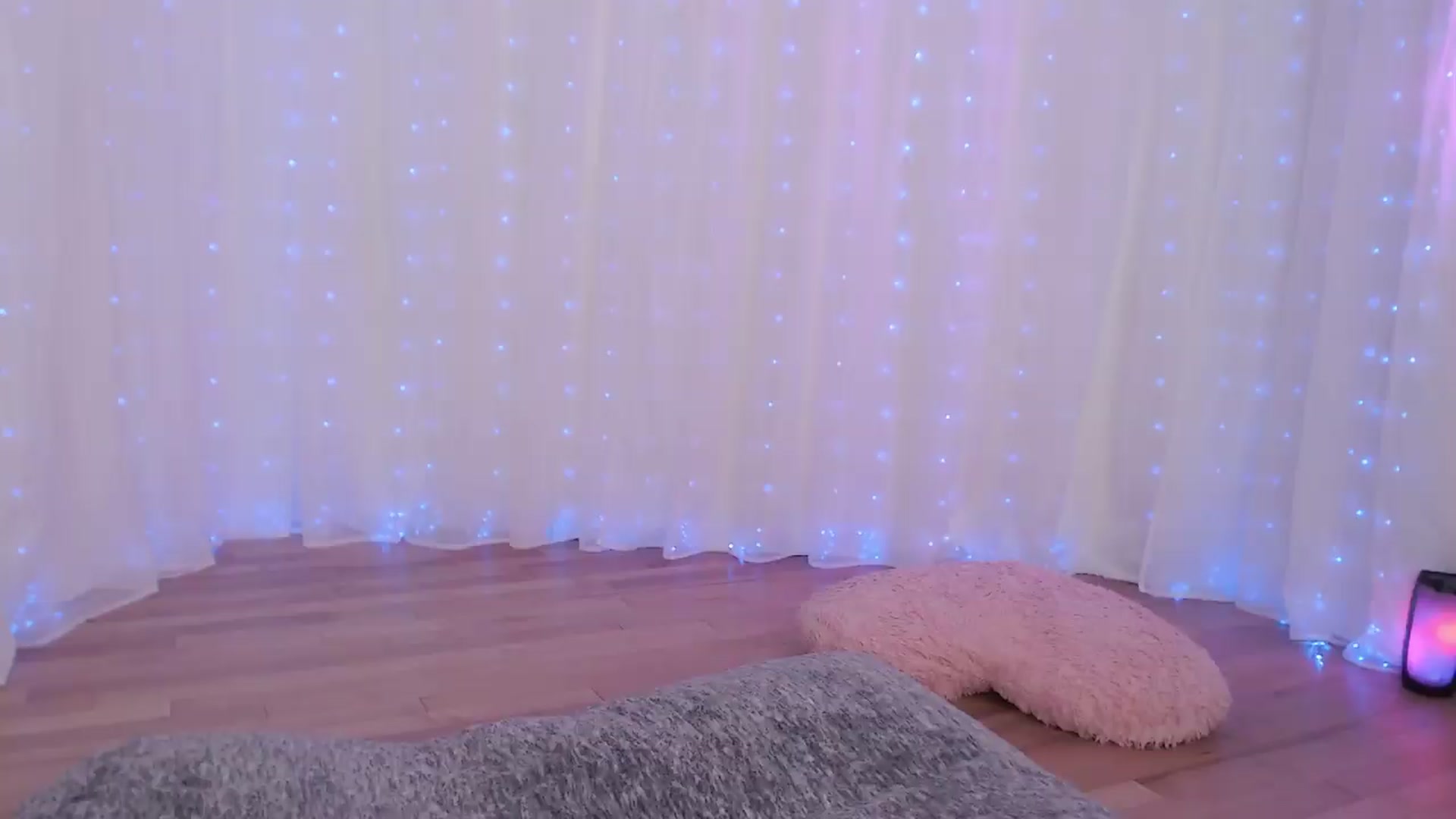 Gallery image thumbnail from ANGELinHEAT's myfreecams stream on, 08/25/2026, 06:12 image 6 of 20