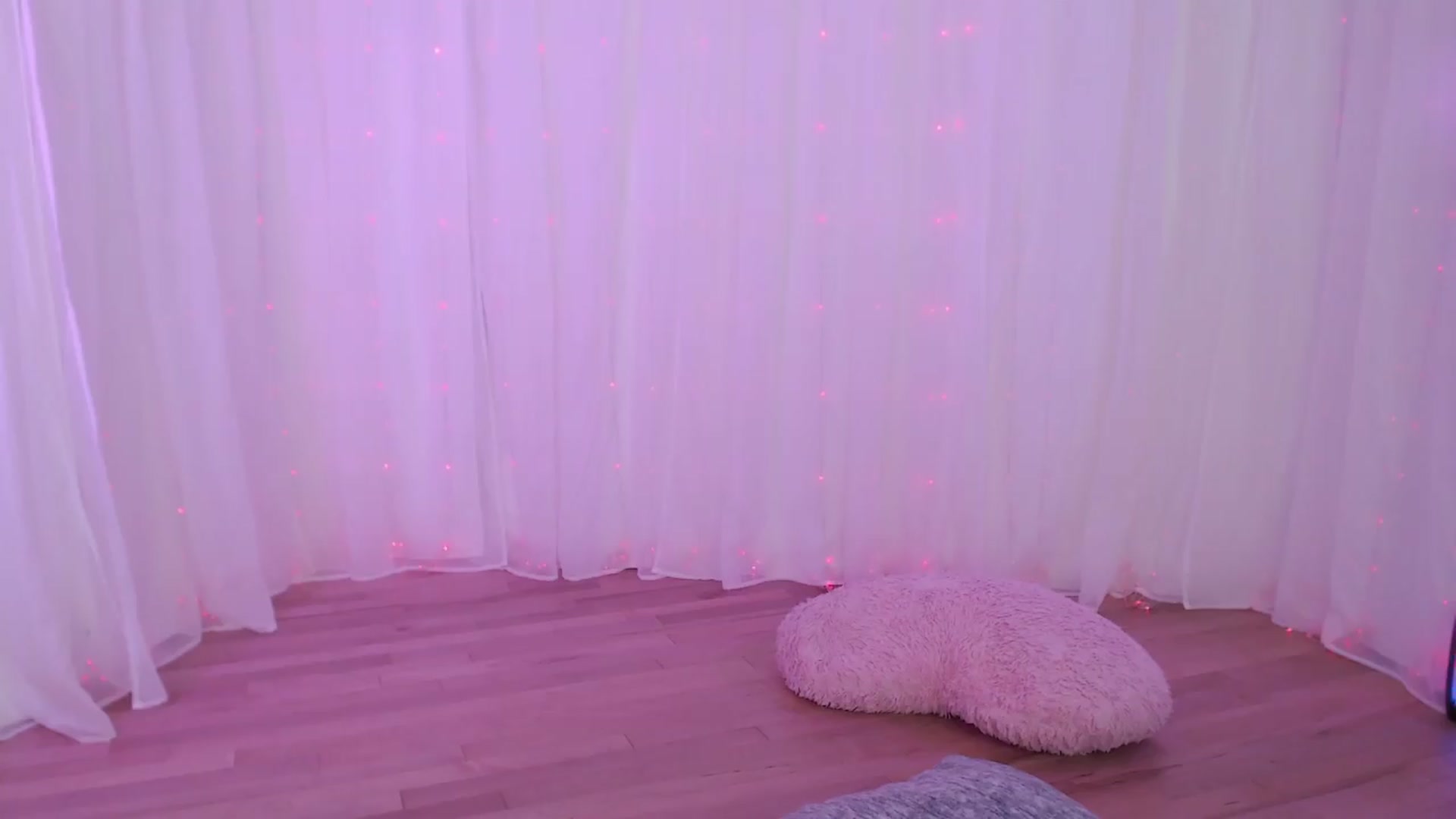 Gallery image thumbnail from ANGELinHEAT's myfreecams stream on, 09/11/2026, 15:04 image 16 of 20