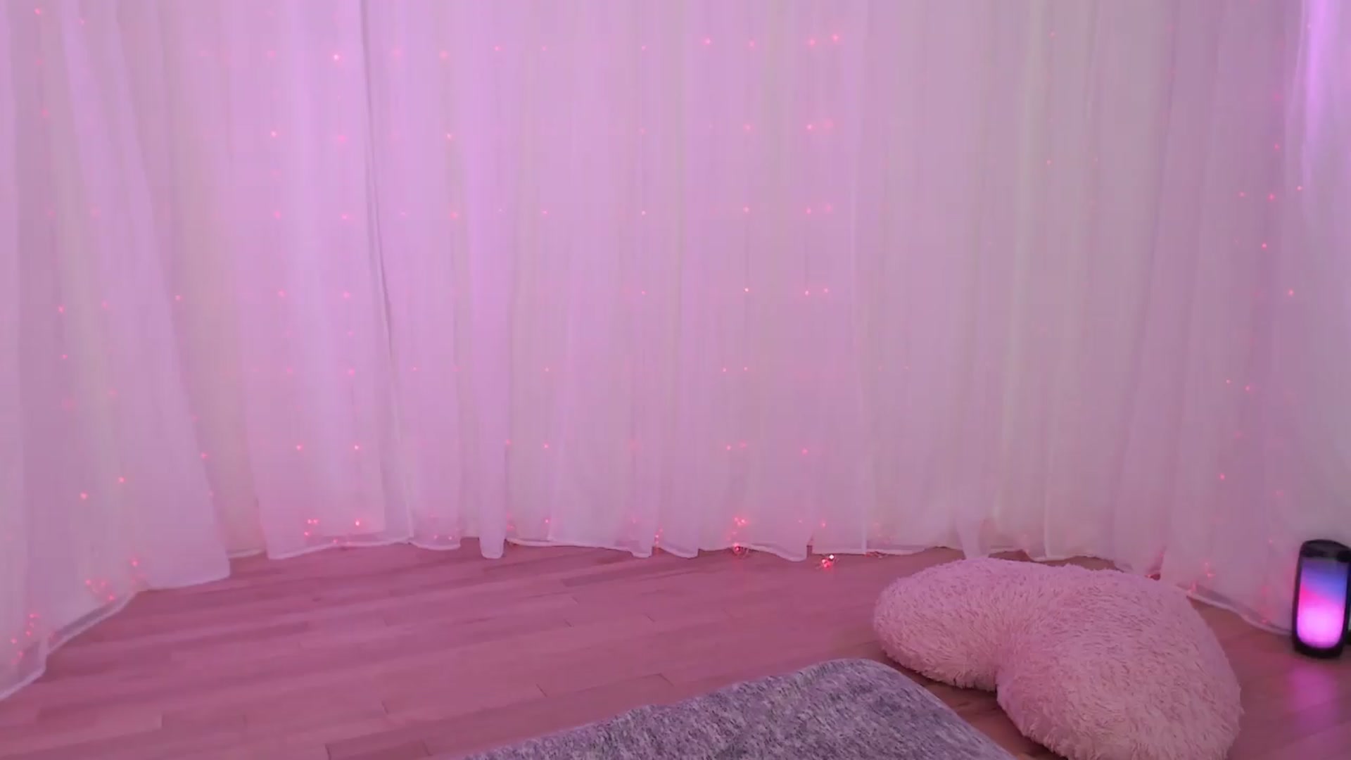 Gallery image thumbnail from ANGELinHEAT's myfreecams stream on, 09/16/2026, 06:26 image 13 of 20