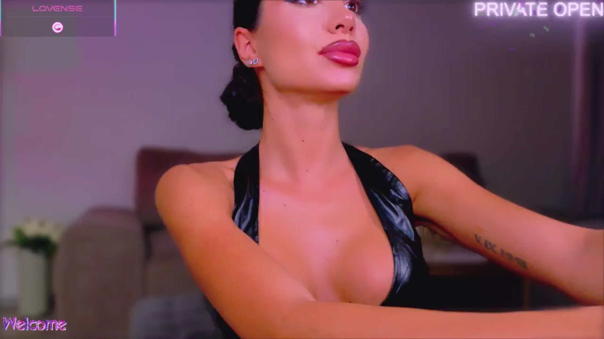 Gallery image thumbnail from ANNYAx's myfreecams stream on, 04/21/2026, 16:10 image 10 of 20