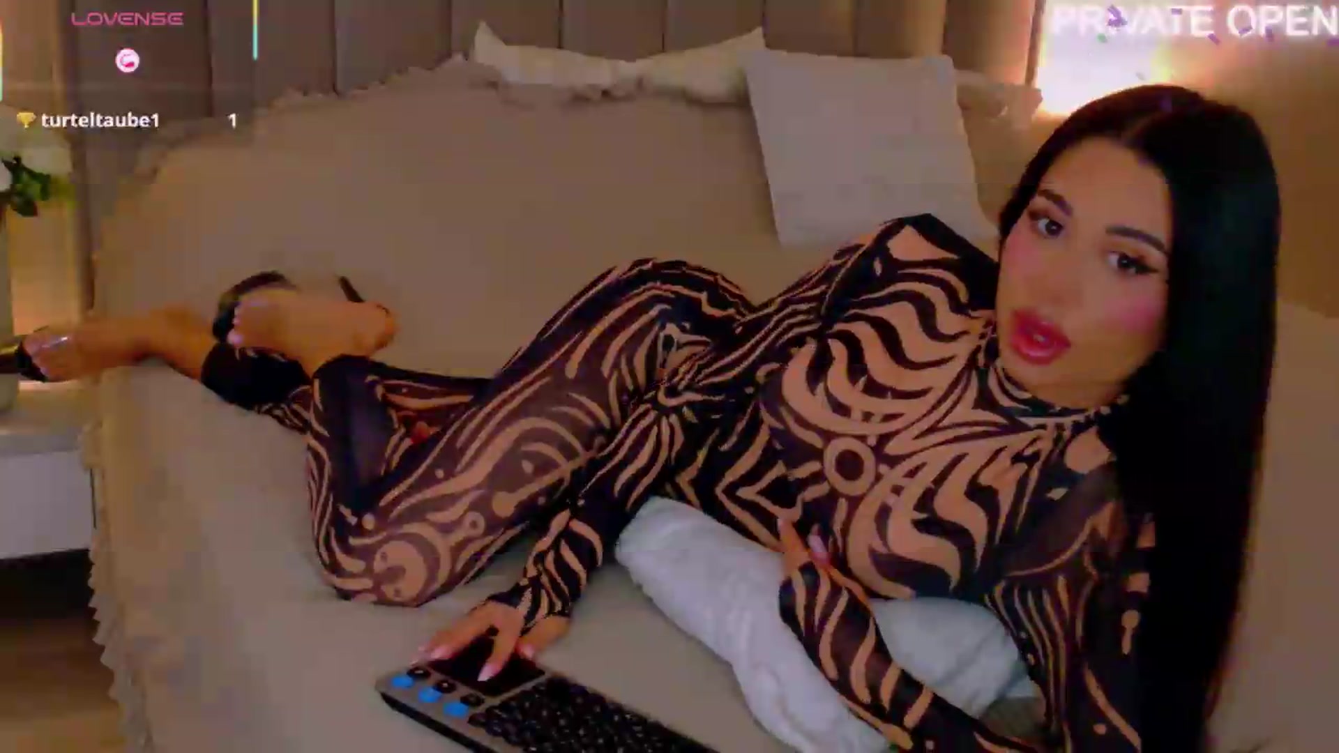Gallery image thumbnail from ANNYAx's myfreecams stream on, 05/14/2026, 14:57 image 6 of 20