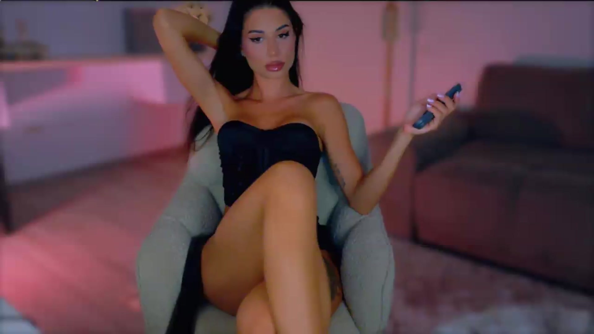Gallery image thumbnail from ANNYAx's myfreecams stream on, 08/05/2026, 16:05 image 18 of 20