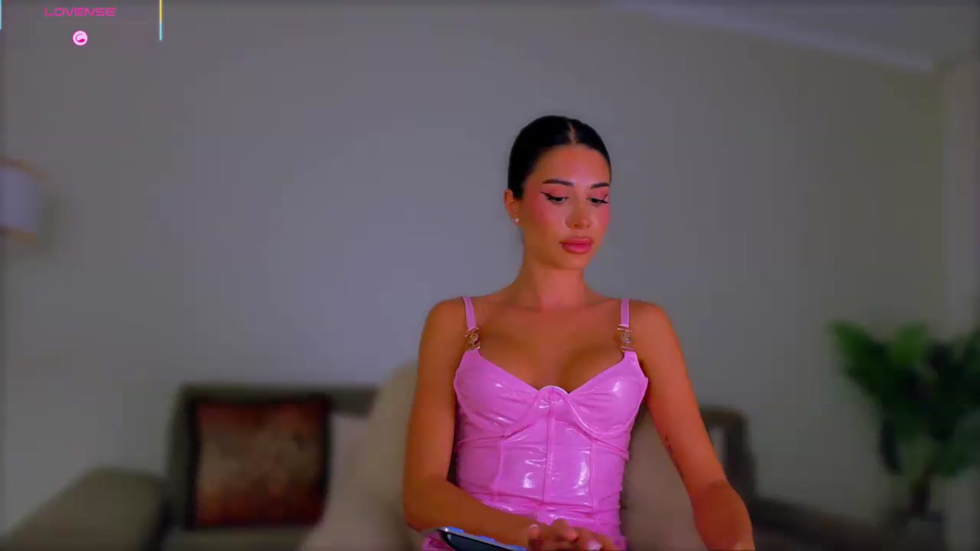 Gallery image thumbnail from ANNYAx's myfreecams stream on, 08/27/2026, 17:08 image 11 of 20