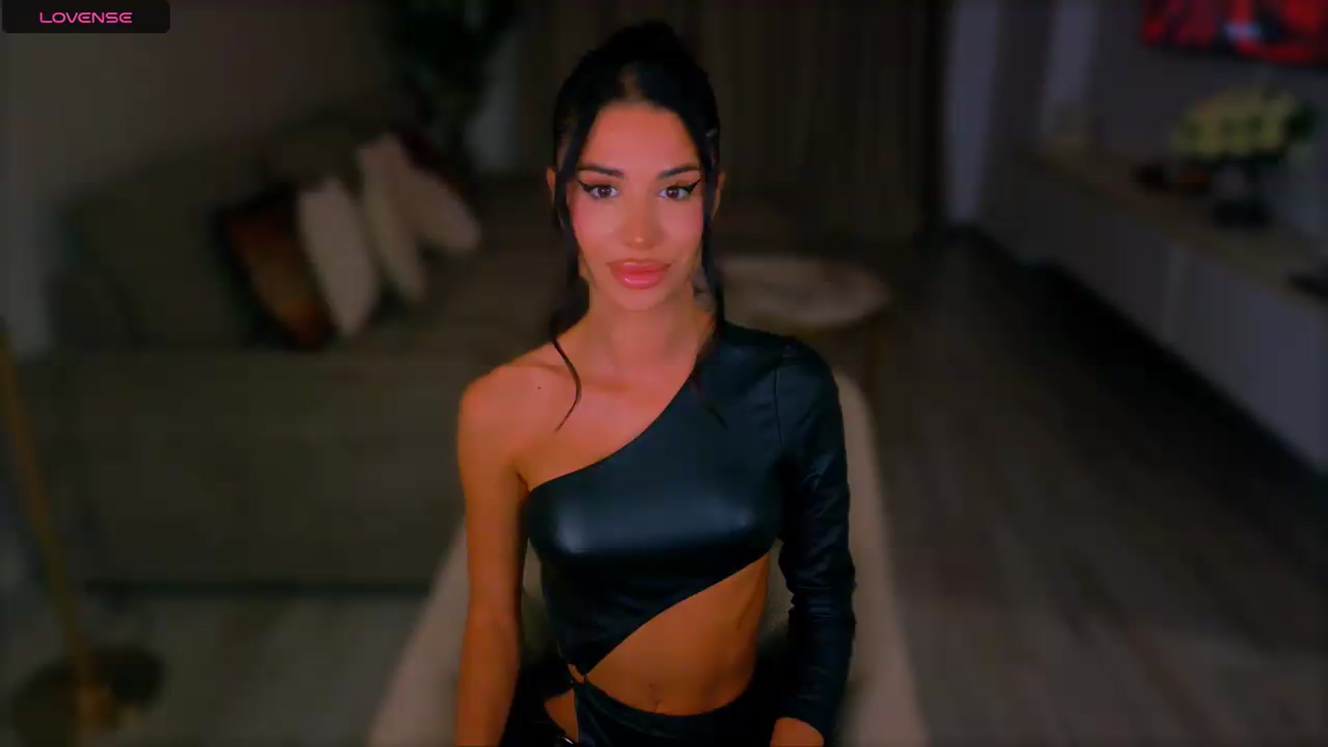 Gallery image thumbnail from ANNYAx's myfreecams stream on, 08/29/2026, 17:00 image 17 of 20