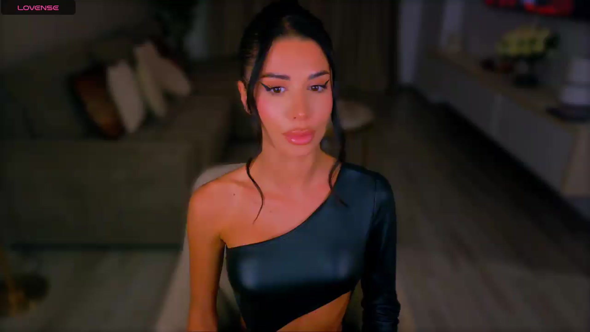 Gallery image thumbnail from ANNYAx's myfreecams stream on, 08/29/2026, 17:00 image 2 of 20