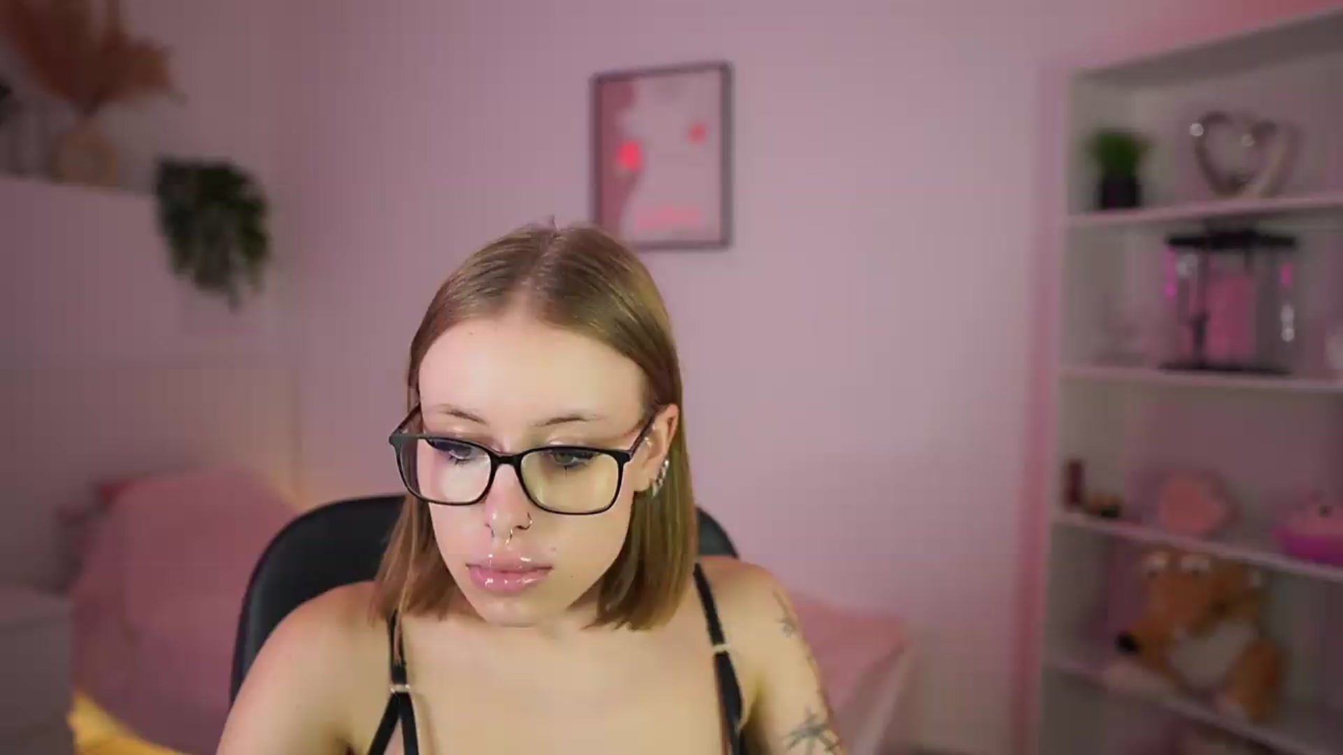 Gallery image thumbnail from ANastasiaTkachenko's myfreecams stream on, 09/20/2026, 18:09 image 12 of 20