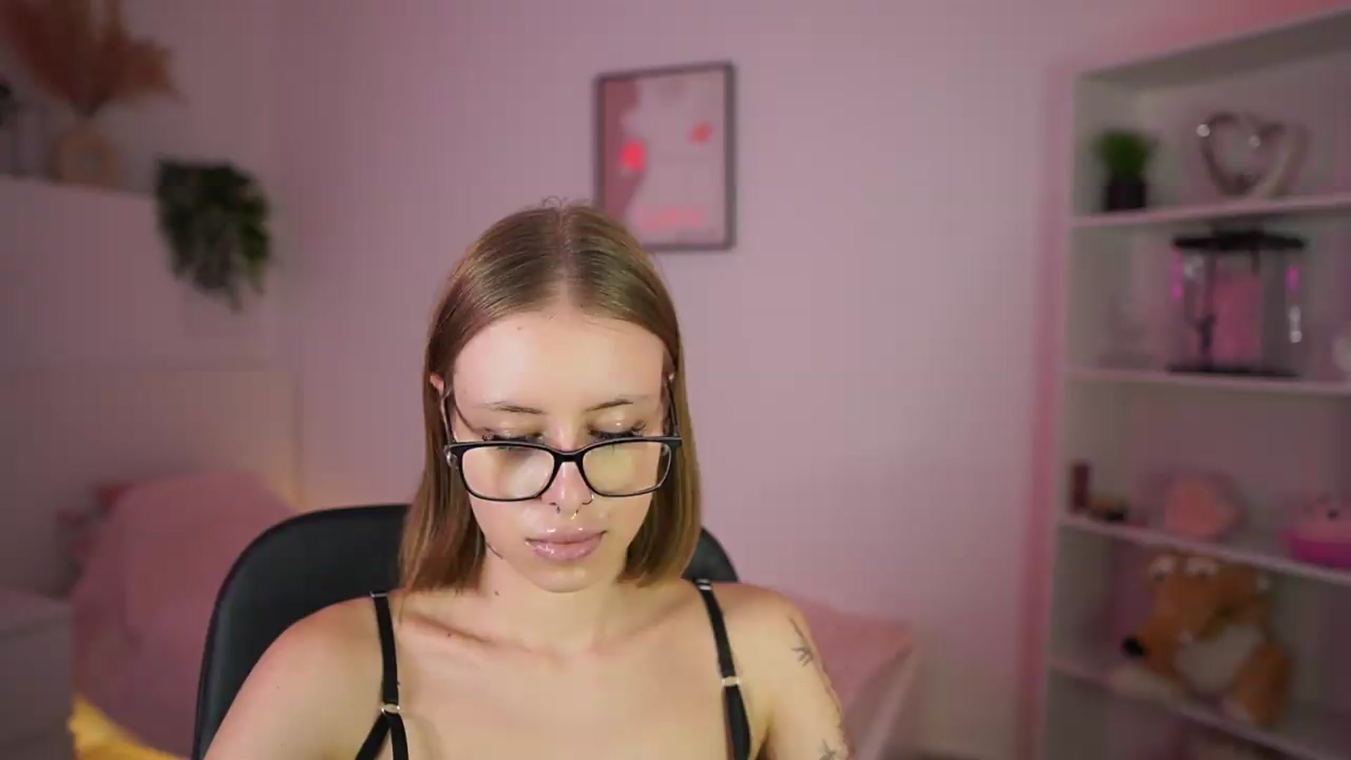 Gallery image thumbnail from ANastasiaTkachenko's myfreecams stream on, 09/20/2026, 18:09 image 14 of 20