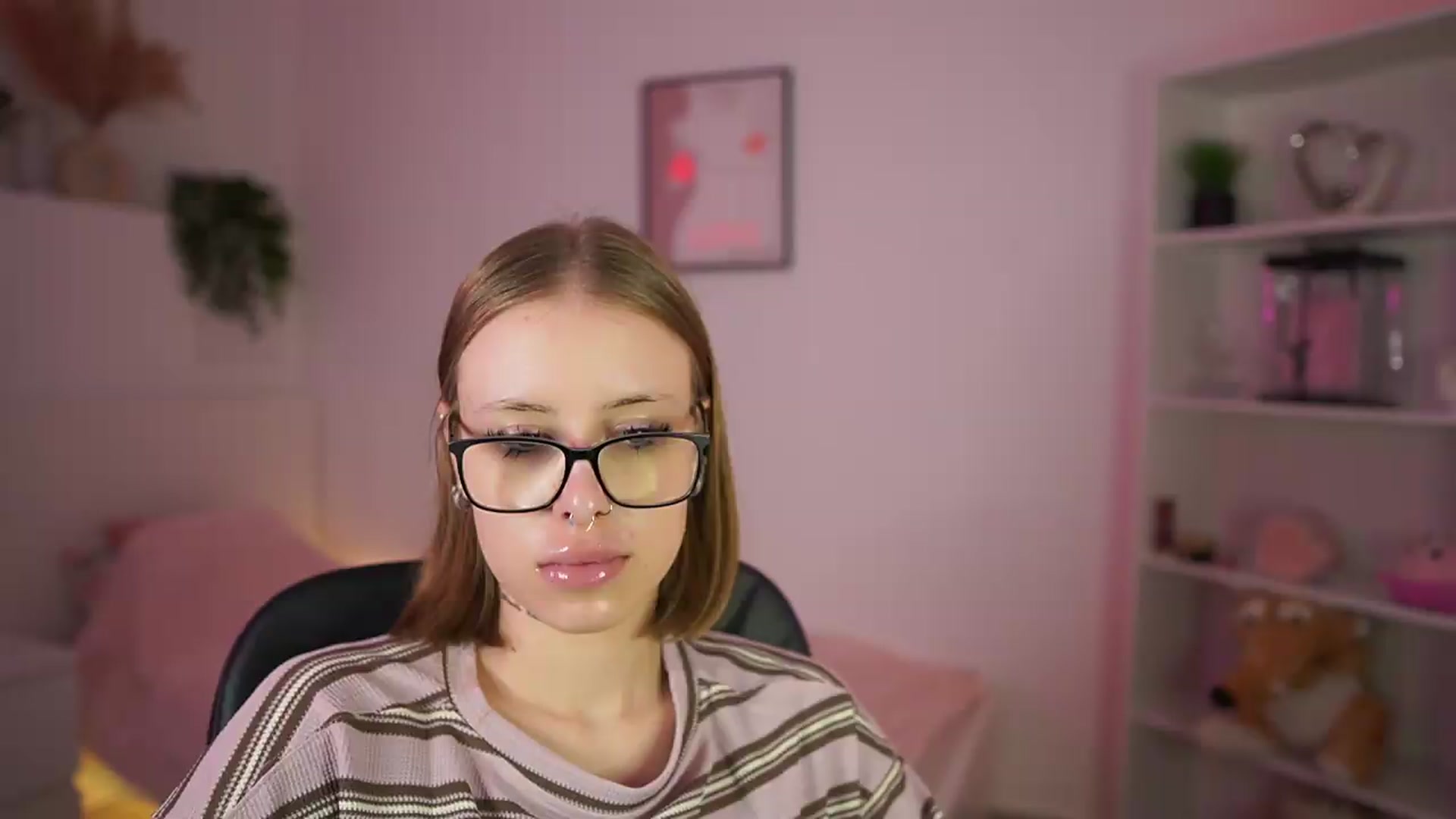 Gallery image thumbnail from ANastasiaTkachenko's myfreecams stream on, 09/20/2026, 18:09 image 2 of 20