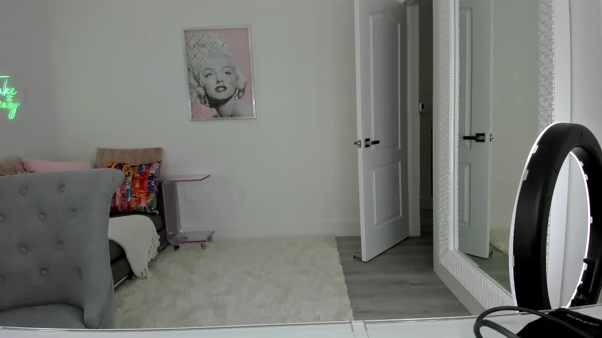 Gallery image thumbnail from APRILX_LOVE's myfreecams stream on, 02/28/2023, 19:18 image 1 of 20