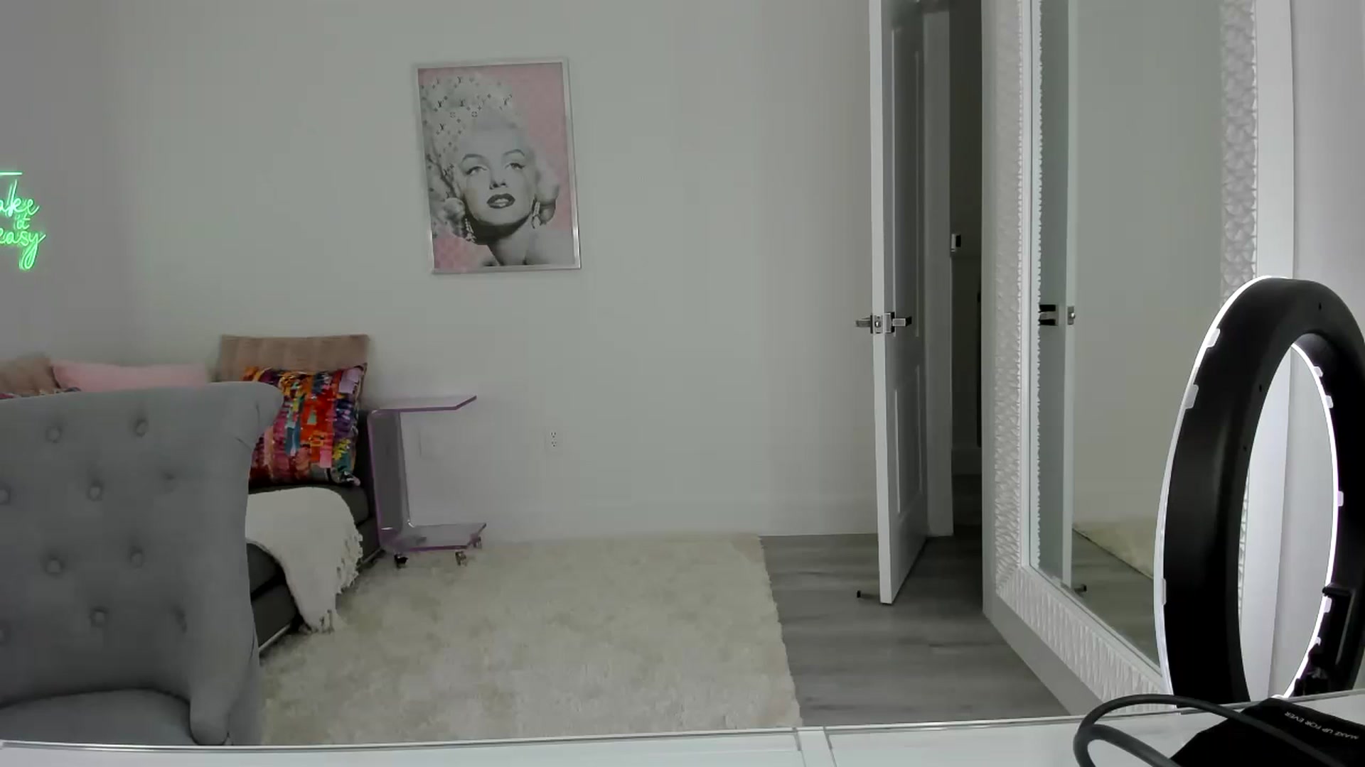 Gallery image thumbnail from APRILX_LOVE's myfreecams stream on, 02/28/2023, 19:18 image 2 of 20