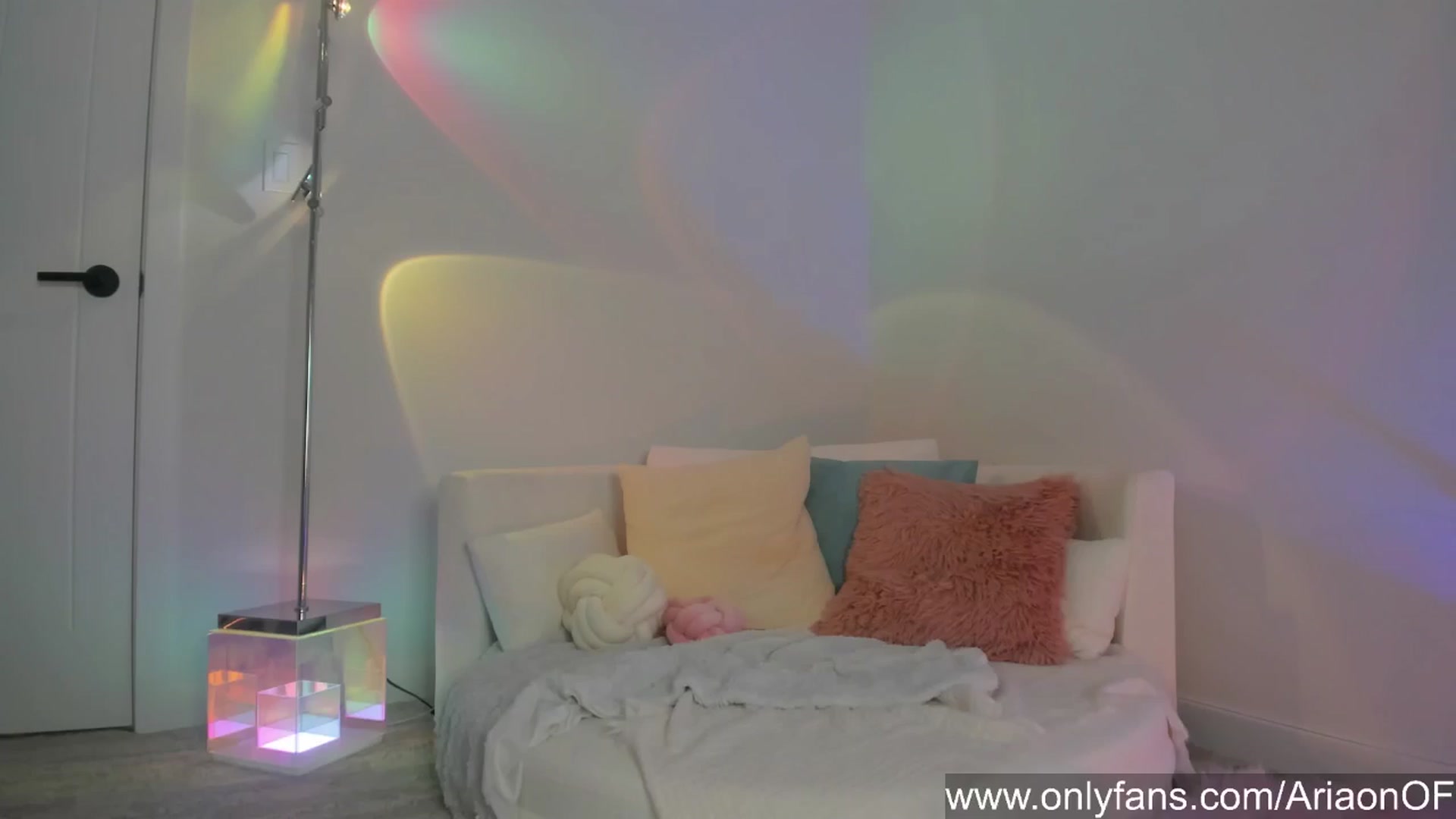 Gallery image thumbnail from ARIAllure's myfreecams stream on, 01/17/2025, 03:08 image 14 of 20