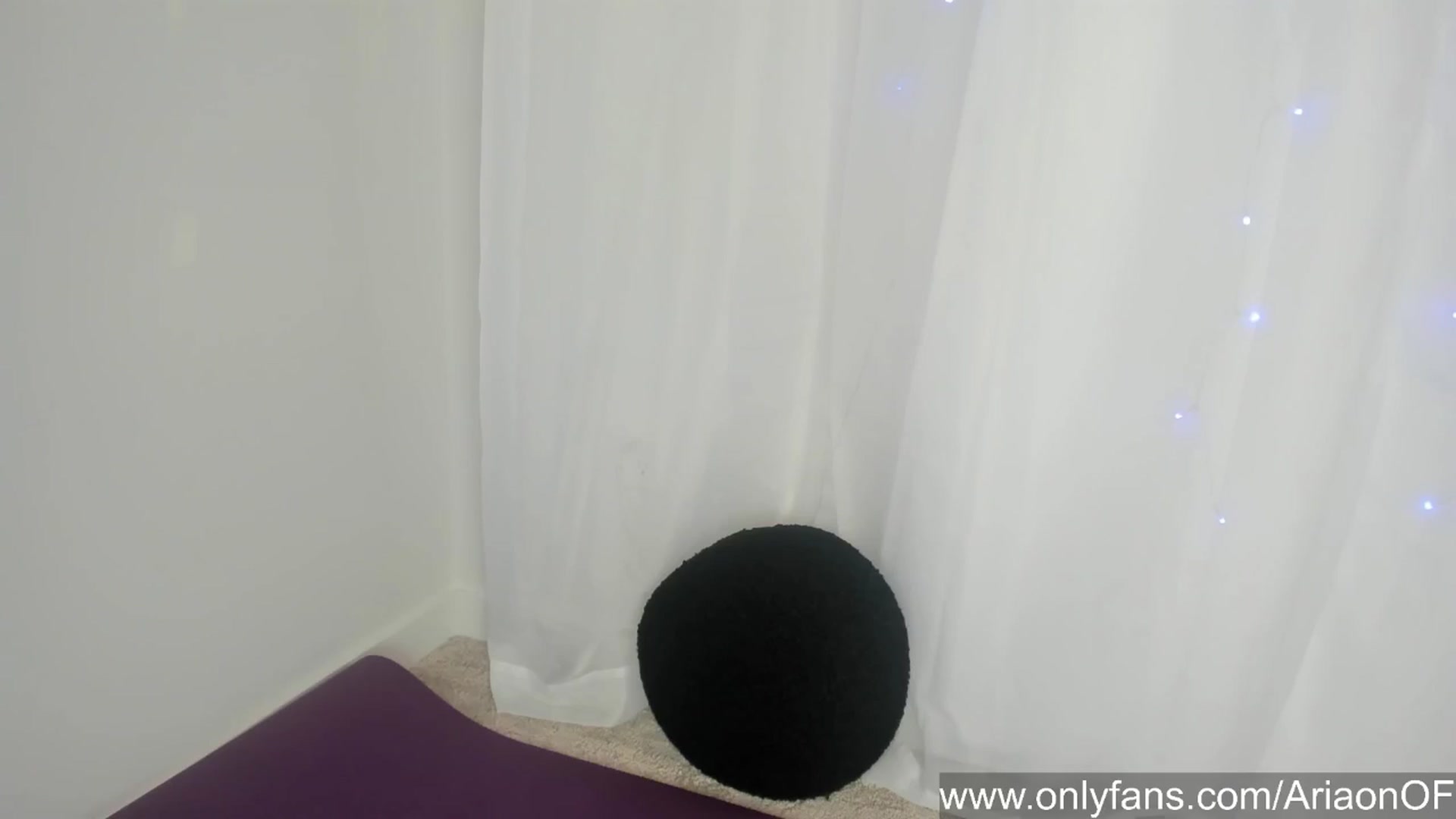 Gallery image thumbnail from ARIAllure's myfreecams stream on, 02/03/2025, 04:40 image 18 of 20