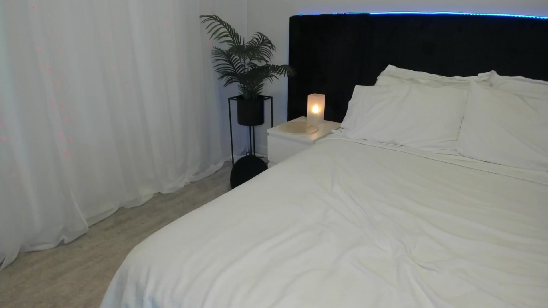 Gallery image thumbnail from ARIAllure's myfreecams stream on, 02/05/2025, 01:26 image 9 of 20