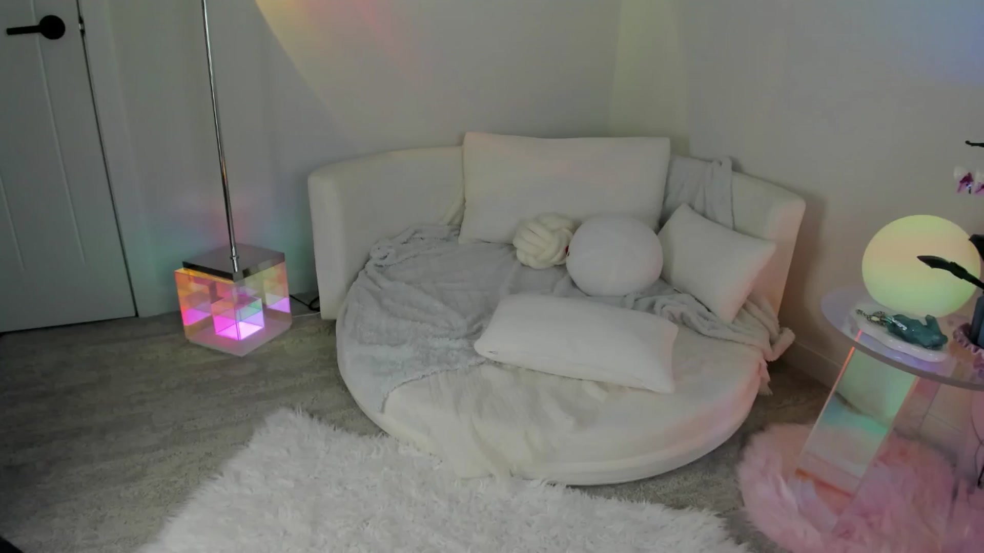 Gallery image thumbnail from ARIAllure's myfreecams stream on, 02/07/2025, 03:24 image 15 of 20
